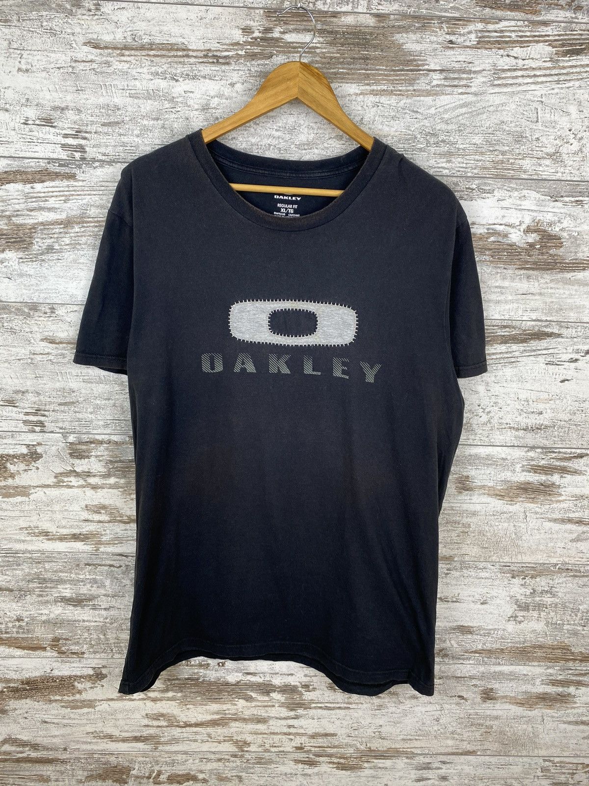 Japanese Brand × Oakley × Vintage Mens Vintage Oakley T Shirt big logo streetwear y2k rare Size US XL / EU 56 / 4 - 1 Thumbnail