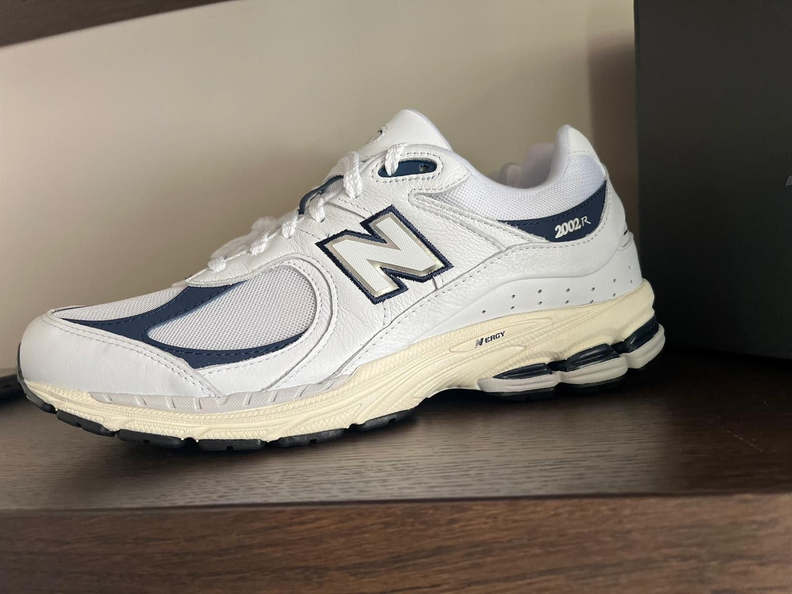 New Balance 2002 Trainers in White/Blue Size US 11 / EU 44 - 3 Thumbnail