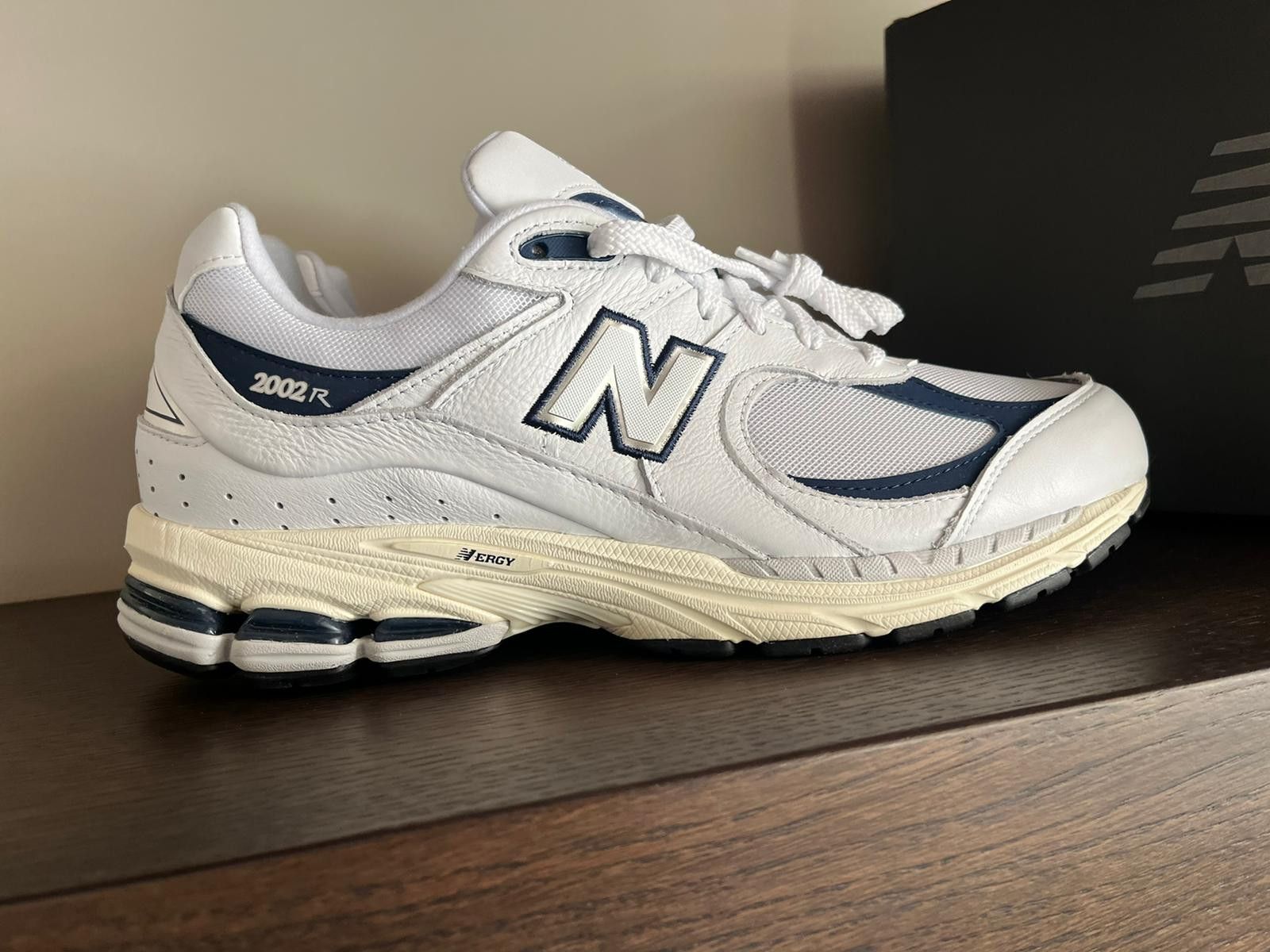 New Balance 2002 Trainers in White/Blue Size US 11 / EU 44 - 13 Thumbnail