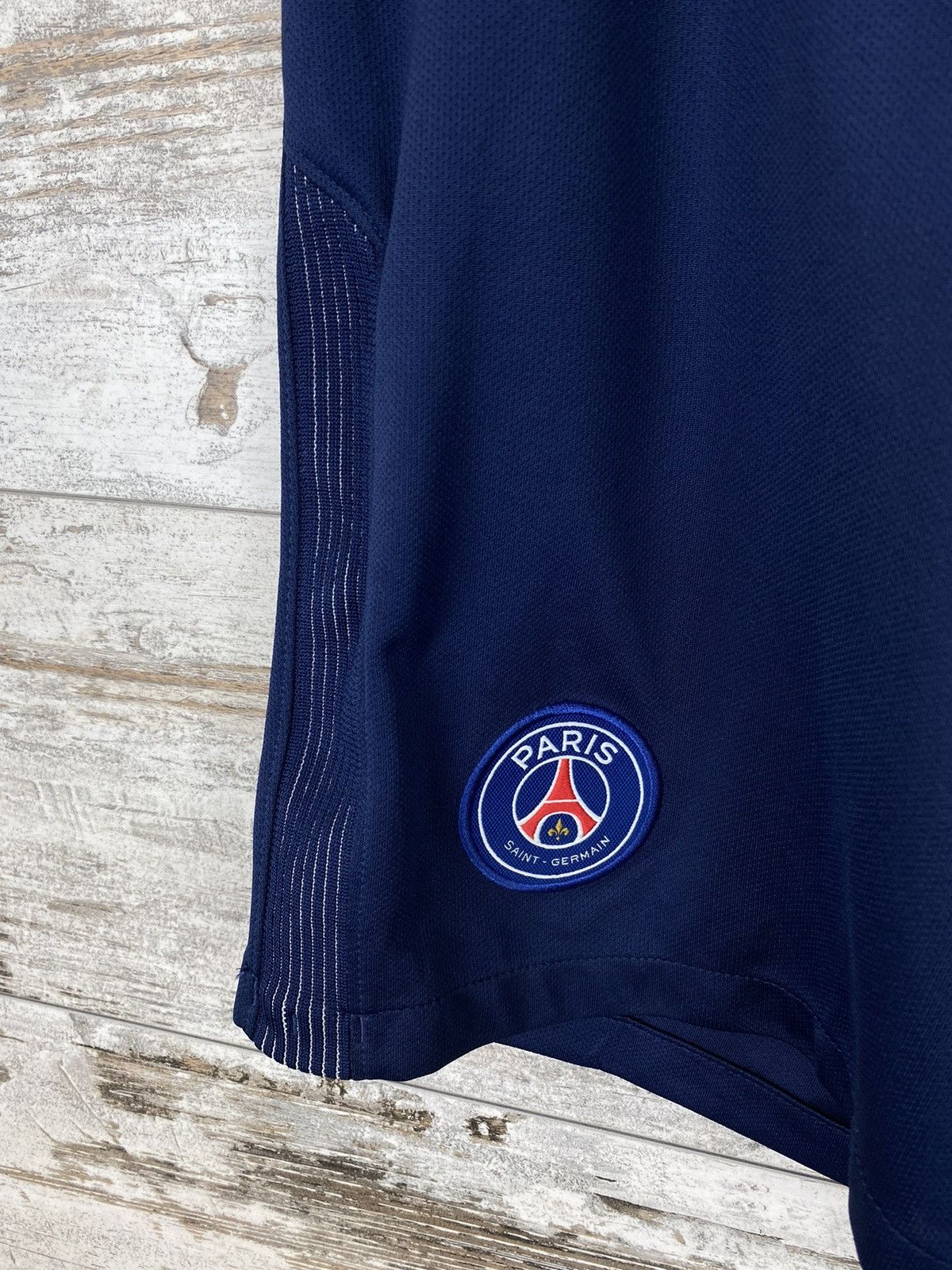 Nike Mens Vintage Nike PSG football shorts Paris Saint Germain Size US 34 / EU 50 - 2 Thumbnail