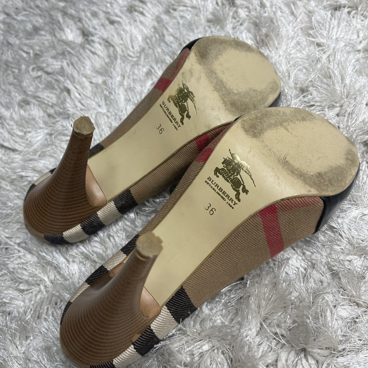 Burberry Burberry Burberrys Luxury London Made in Italy Exclusively Size US 6 / IT 36 - 7 Thumbnail