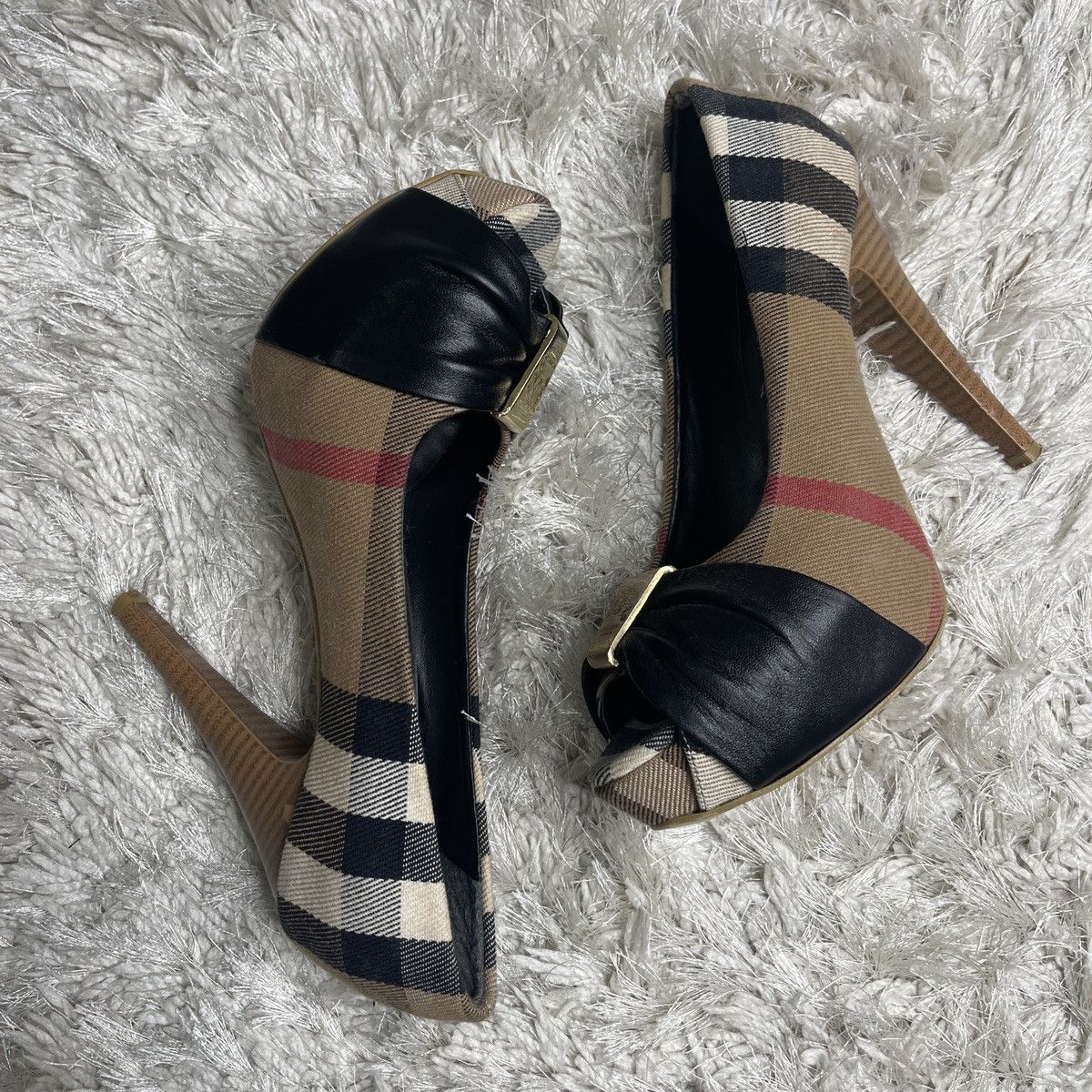 Burberry Burberry Burberrys Luxury London Made in Italy Exclusively Size US 6 / IT 36 - 3 Thumbnail