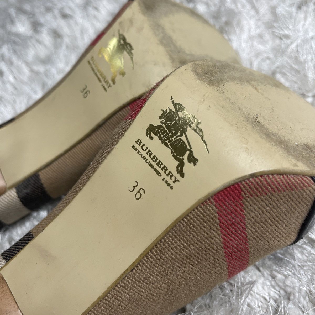 Burberry Burberry Burberrys Luxury London Made in Italy Exclusively Size US 6 / IT 36 - 8 Thumbnail