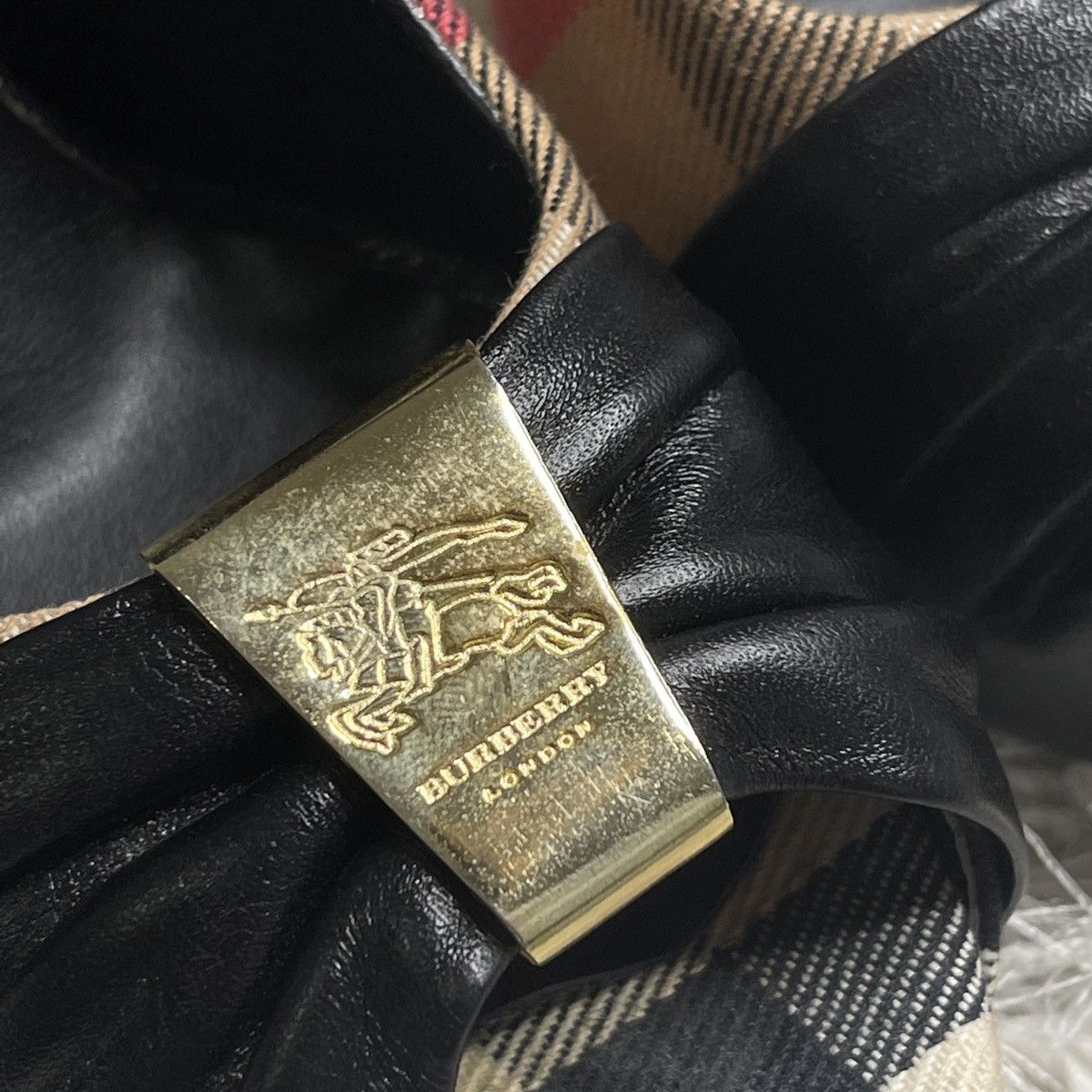 Burberry Burberry Burberrys Luxury London Made in Italy Exclusively Size US 6 / IT 36 - 6 Thumbnail