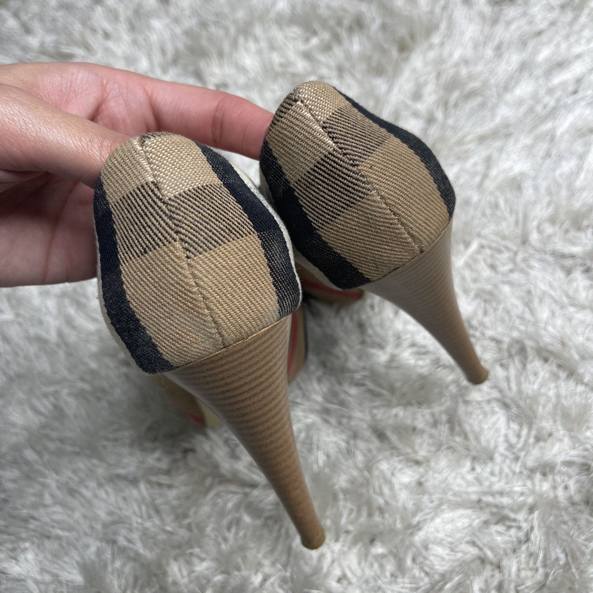 Burberry Burberry Burberrys Luxury London Made in Italy Exclusively Size US 6 / IT 36 - 10 Thumbnail