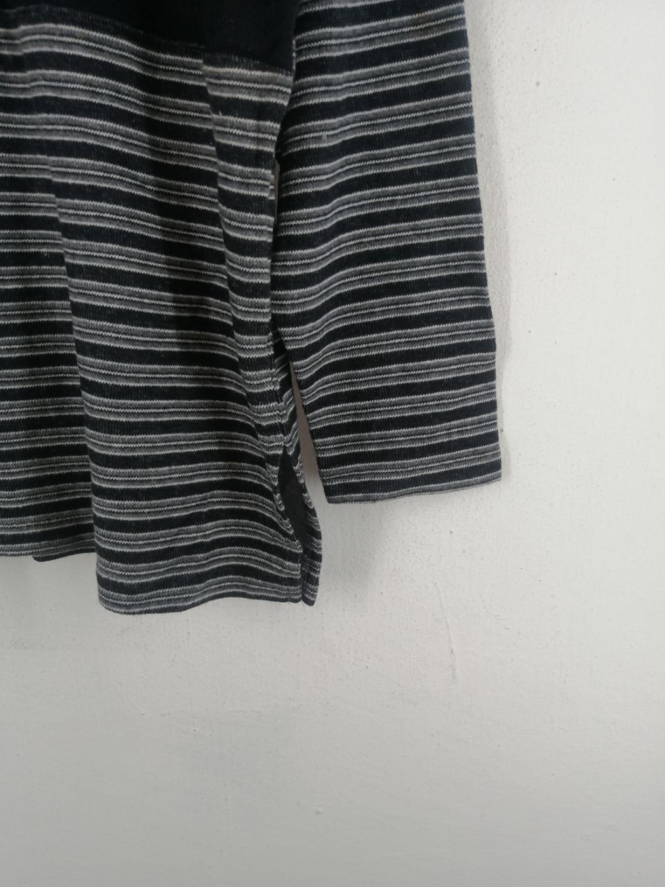 Japanese Brand × Vintage RARE STRIPE VALENTINO SWEATSHIRT Size US L / EU 52-54 / 3 - 6 Thumbnail