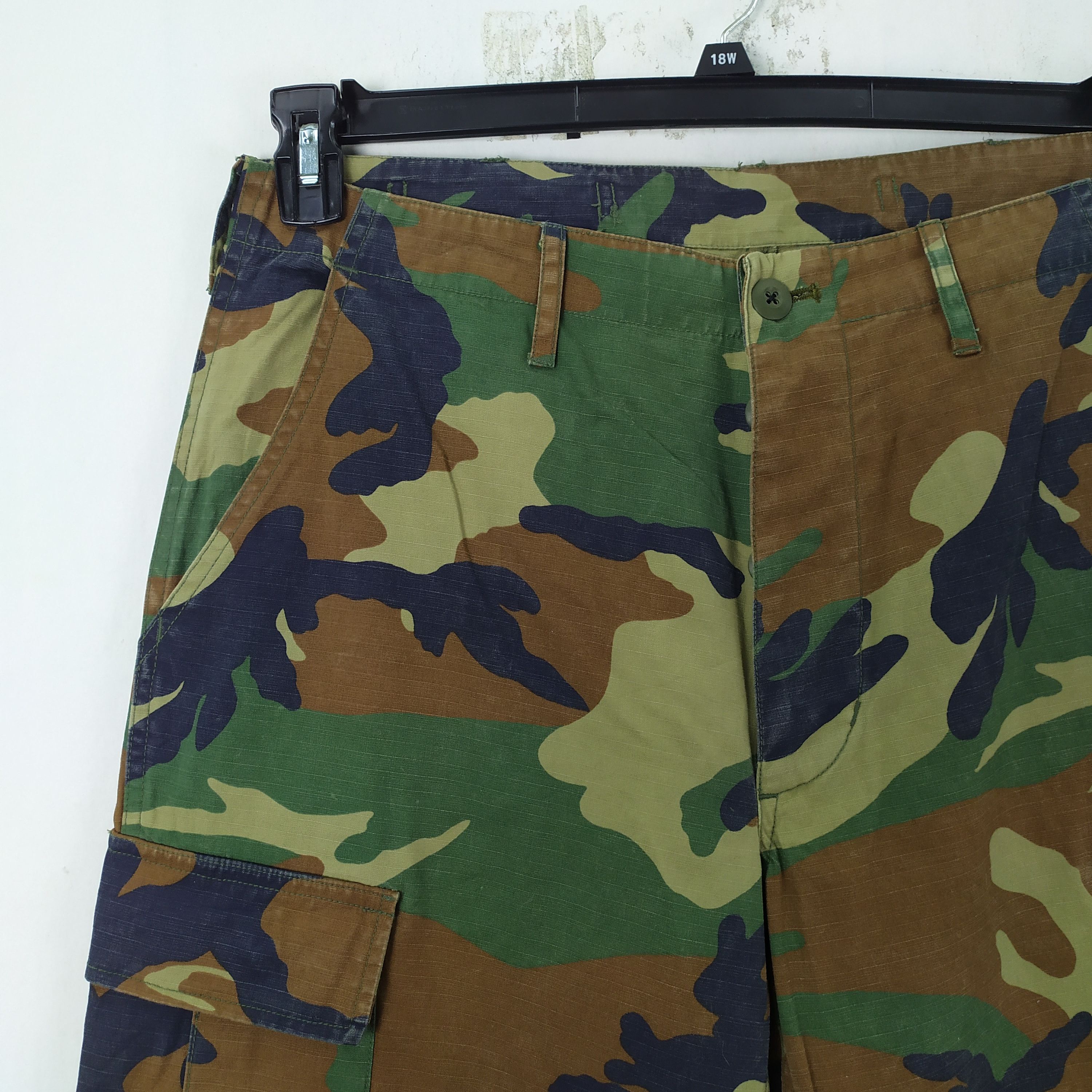 Other WOODLAND CAMOUFLAGE COMBAT MILITARY CARGO PANTS Size US 33 - 3 Thumbnail