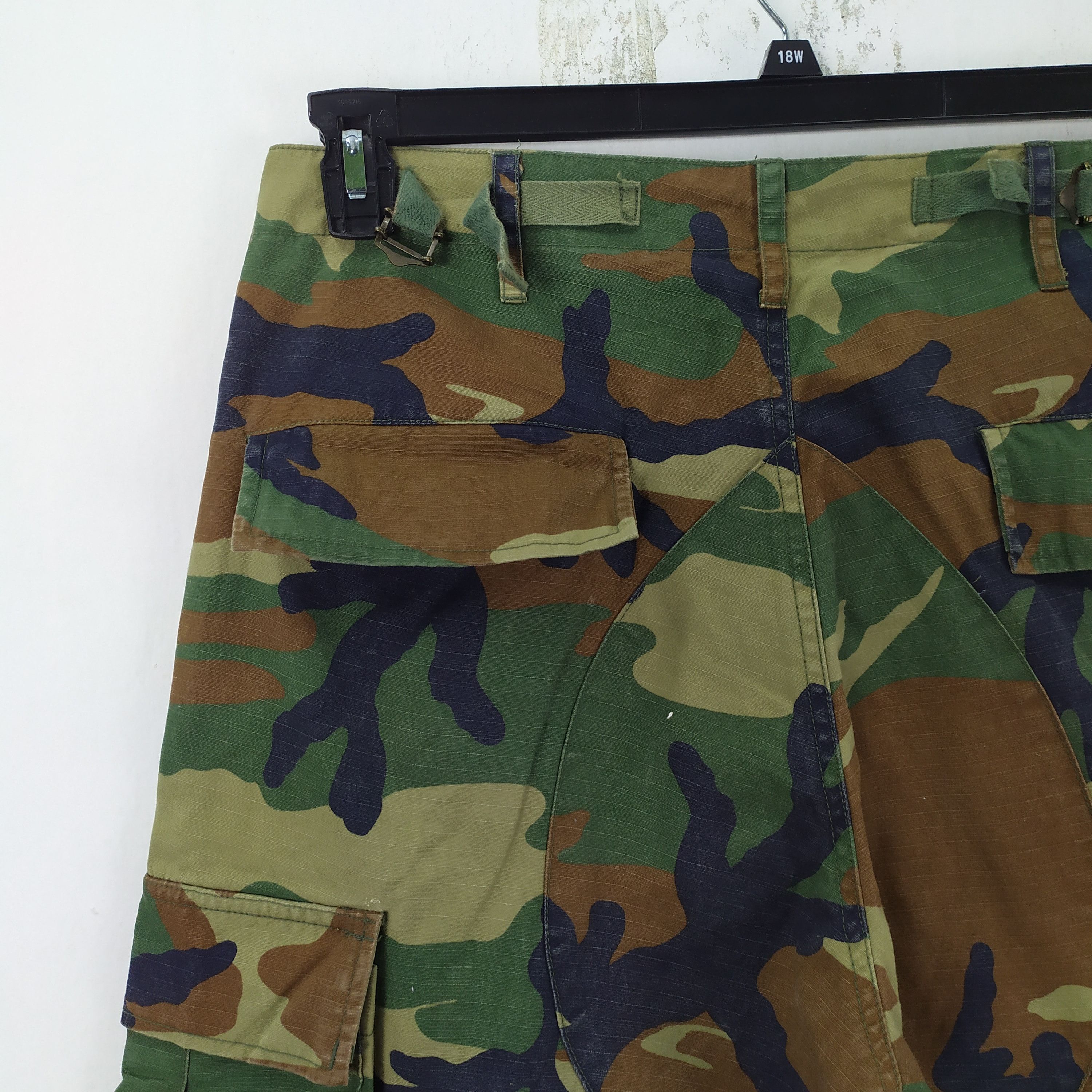 Other WOODLAND CAMOUFLAGE COMBAT MILITARY CARGO PANTS Size US 33 - 10 Thumbnail