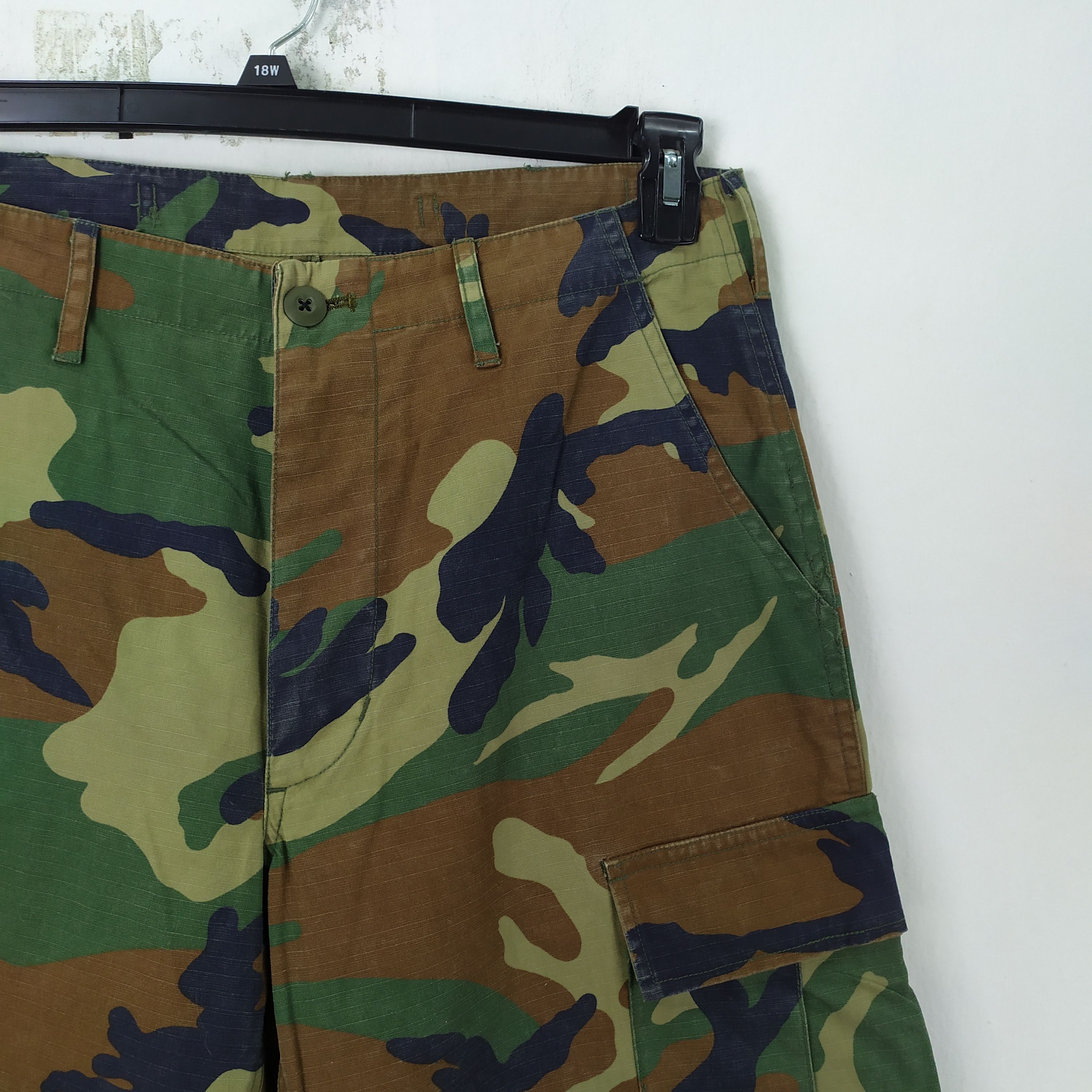 Other WOODLAND CAMOUFLAGE COMBAT MILITARY CARGO PANTS Size US 33 - 2 Thumbnail