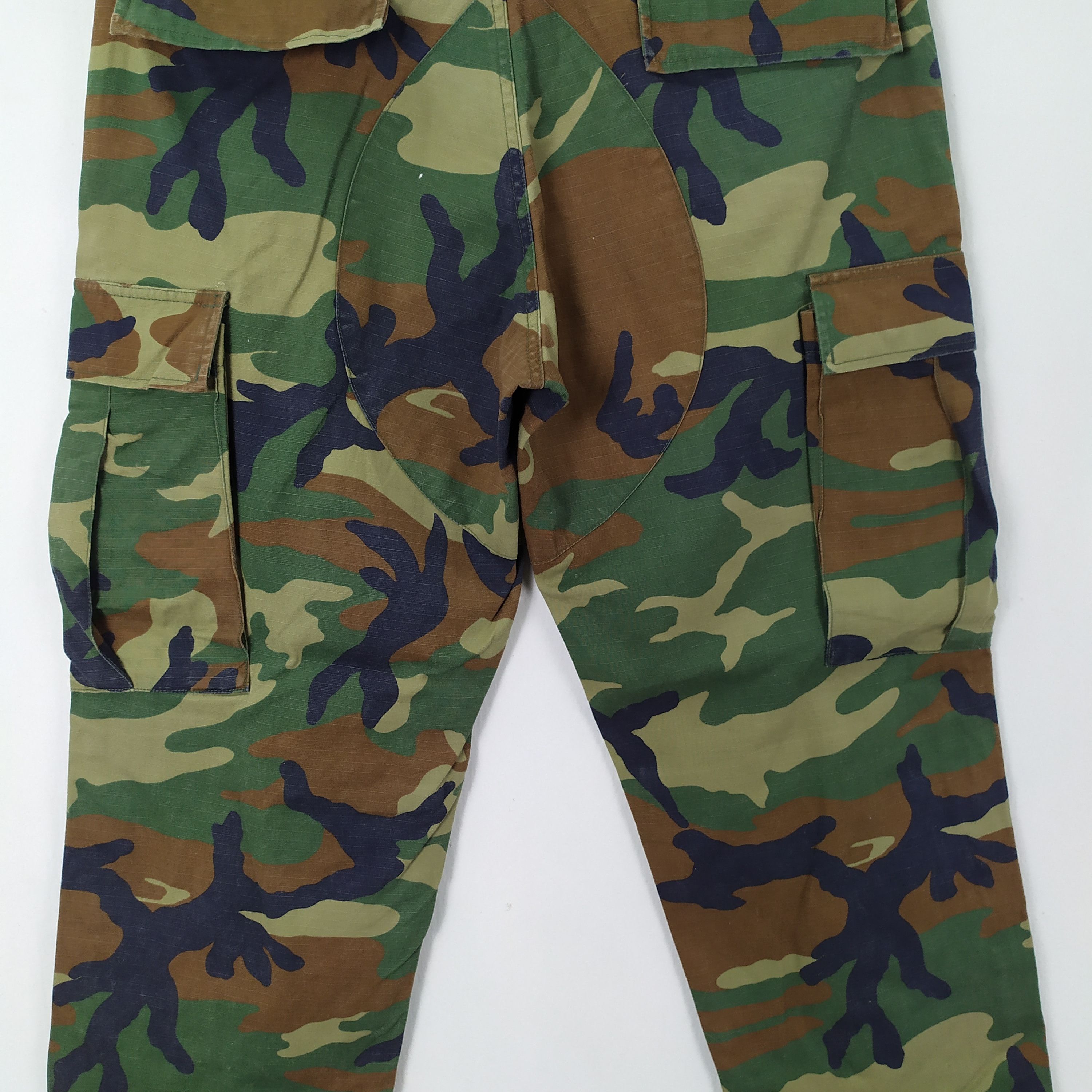 Other WOODLAND CAMOUFLAGE COMBAT MILITARY CARGO PANTS Size US 33 - 12 Thumbnail
