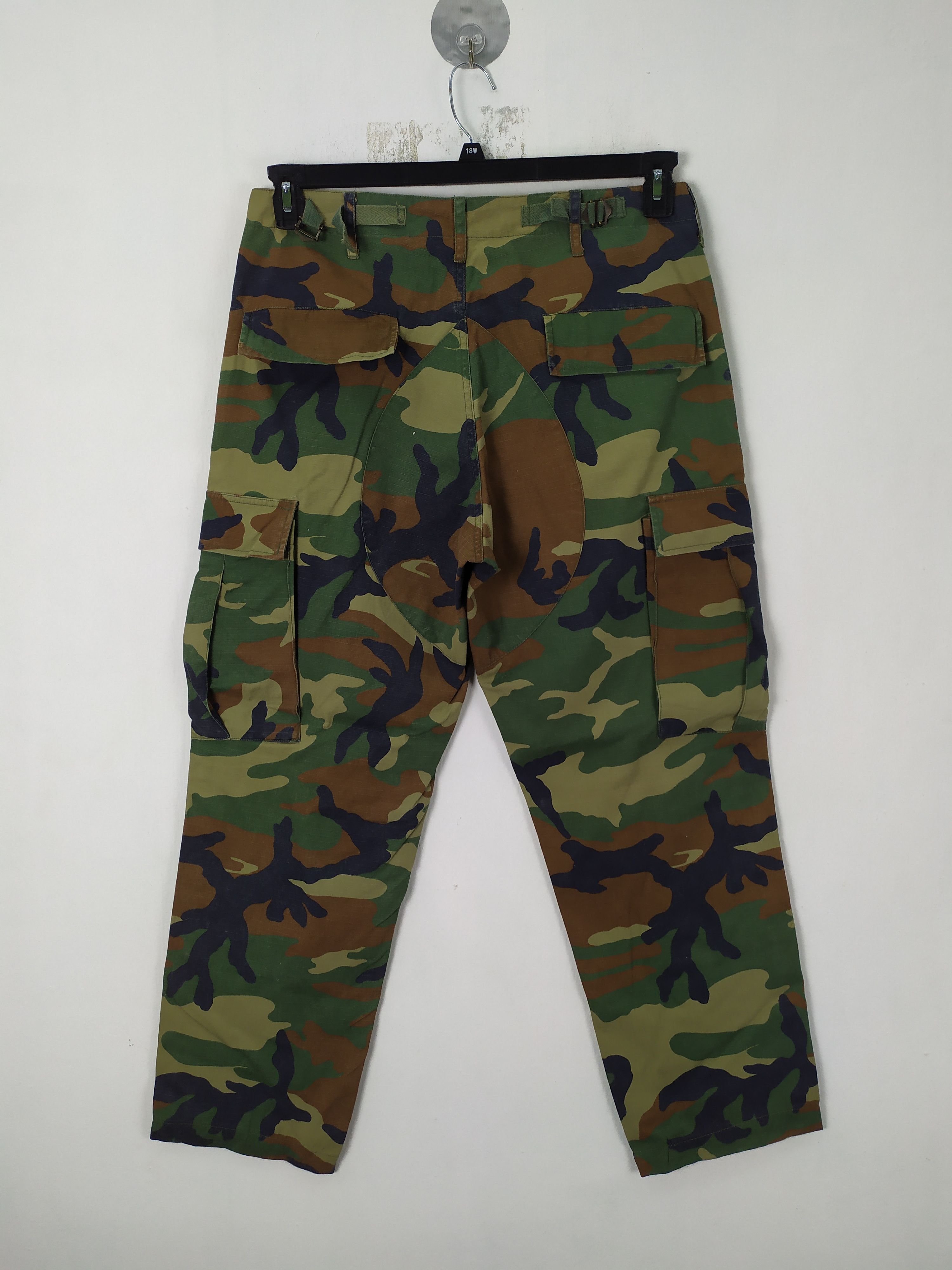 Other WOODLAND CAMOUFLAGE COMBAT MILITARY CARGO PANTS Size US 33 - 14 Thumbnail