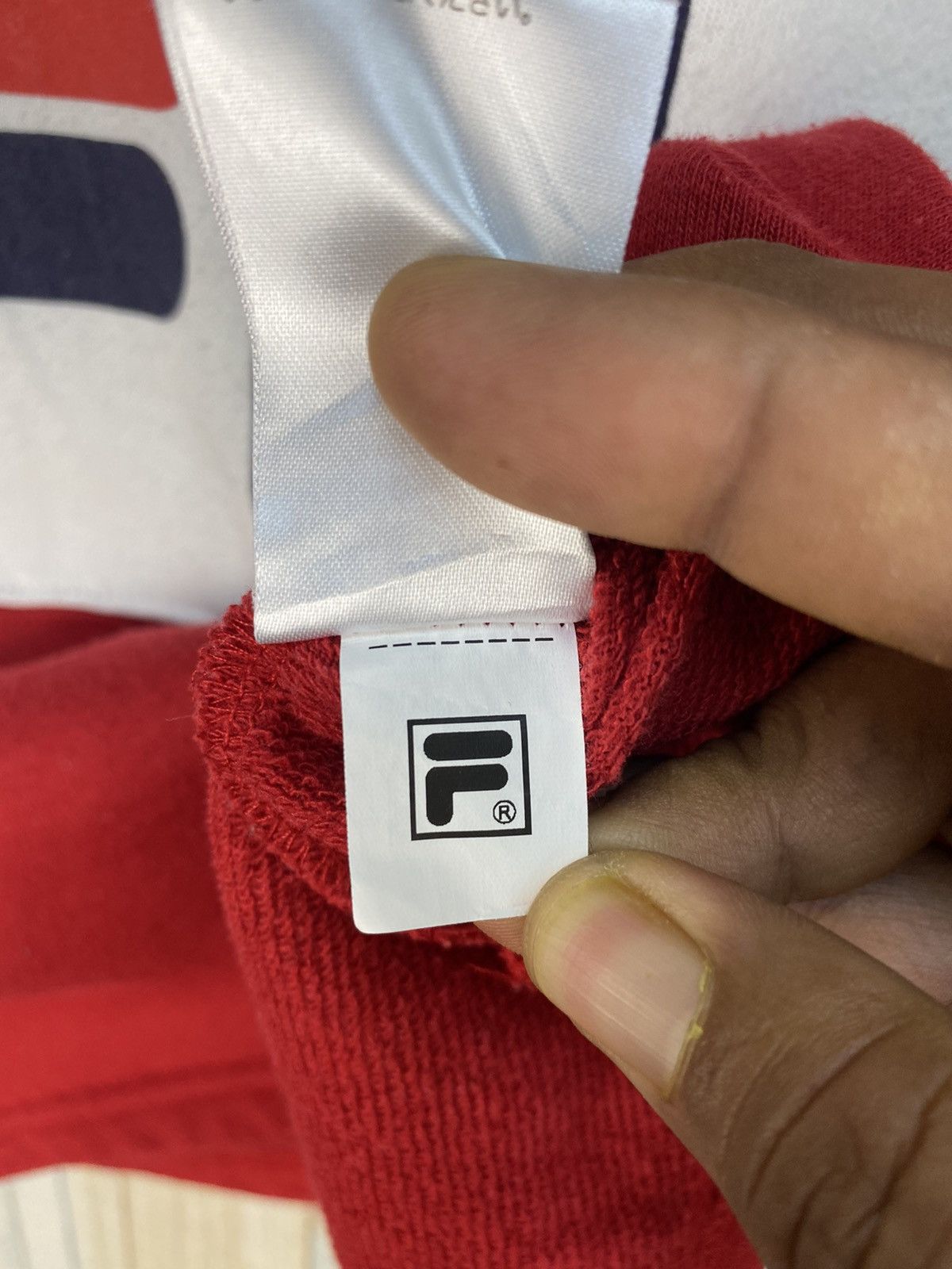 Fila Vintage Fila Cropped Sweatshirt Size M / US 6-8 / IT 42-44 - 8 Thumbnail