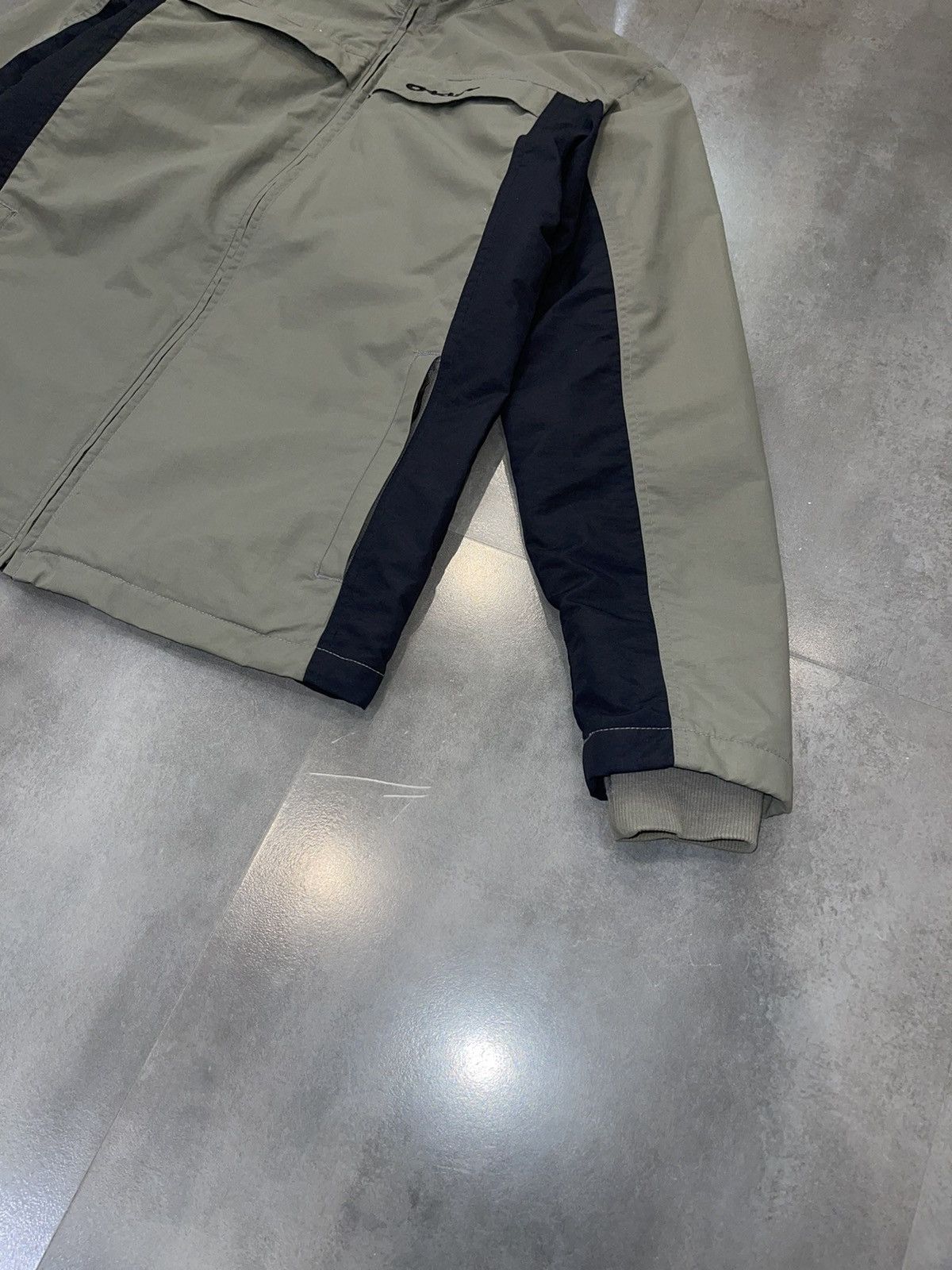 Oakley Archive Oakley Technical Grey Black Mid Jacket Size US M / EU 48-50 / 2 - 10 Thumbnail