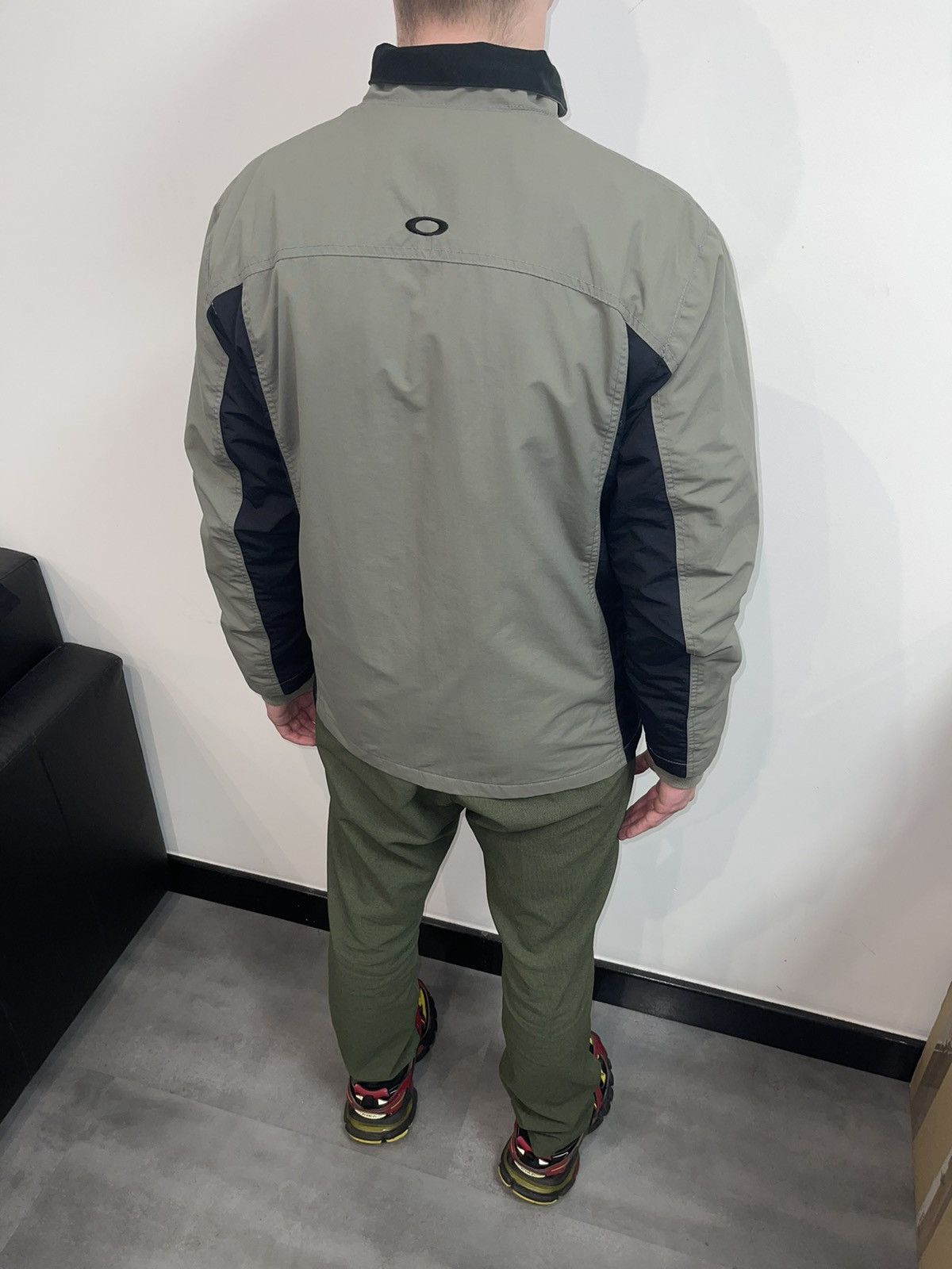 Oakley Archive Oakley Technical Grey Black Mid Jacket Size US M / EU 48-50 / 2 - 9 Thumbnail