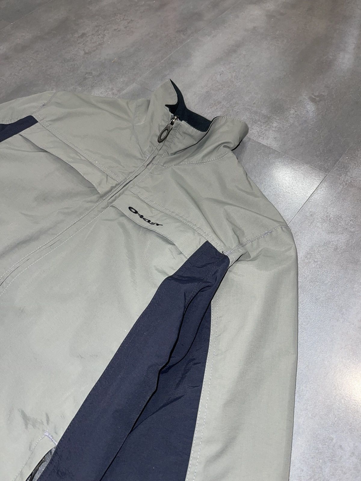 Oakley Archive Oakley Technical Grey Black Mid Jacket Size US M / EU 48-50 / 2 - 2 Thumbnail