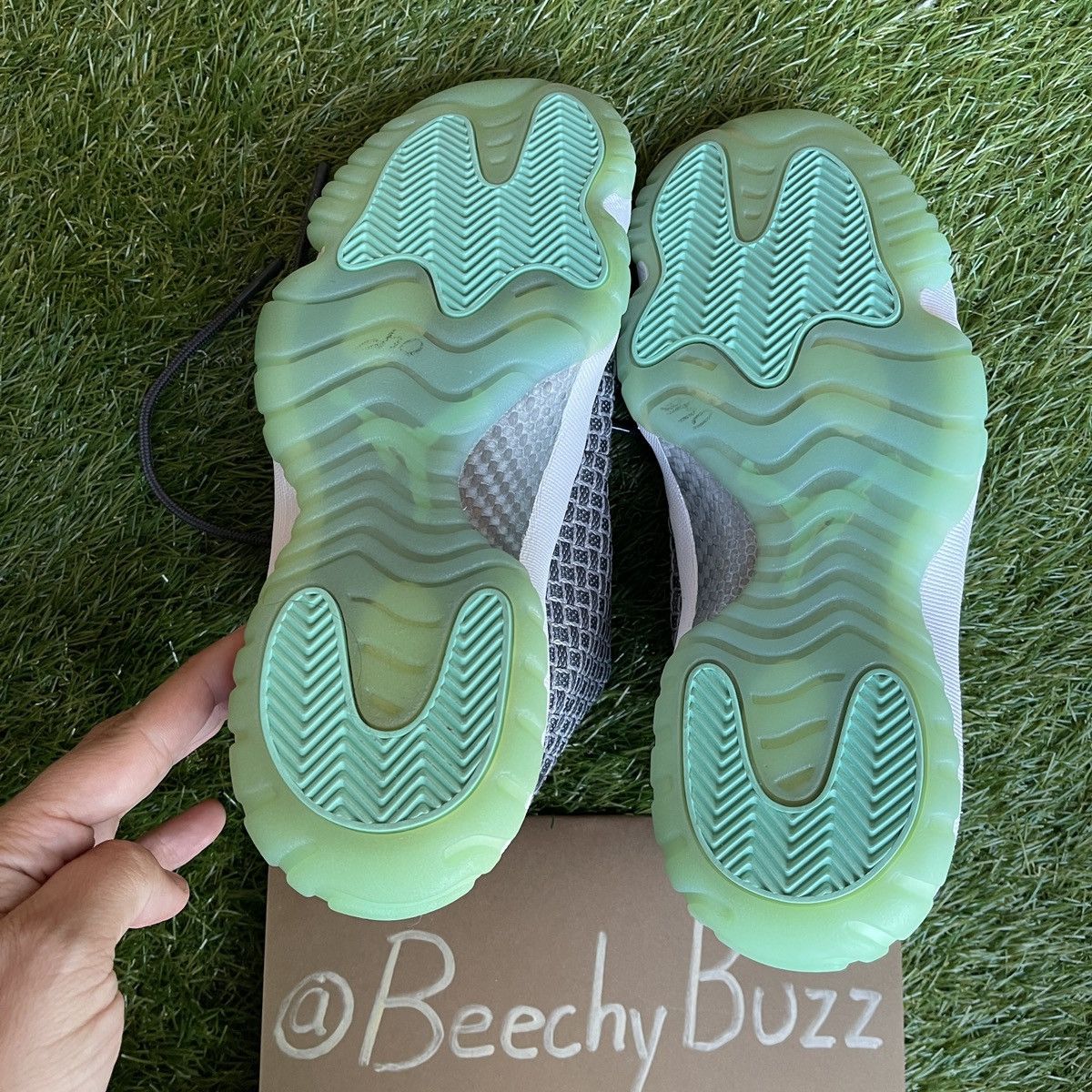 Jordan Brand Jordan Future Low Wolf Grey Emerald Rise Size 8 Size US 8 / EU 41 - 3 Thumbnail