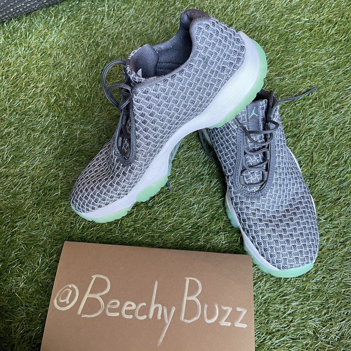 Jordan Brand Jordan Future Low Wolf Grey Emerald Rise Size 8 Size US 8 / EU 41 - 6 Thumbnail