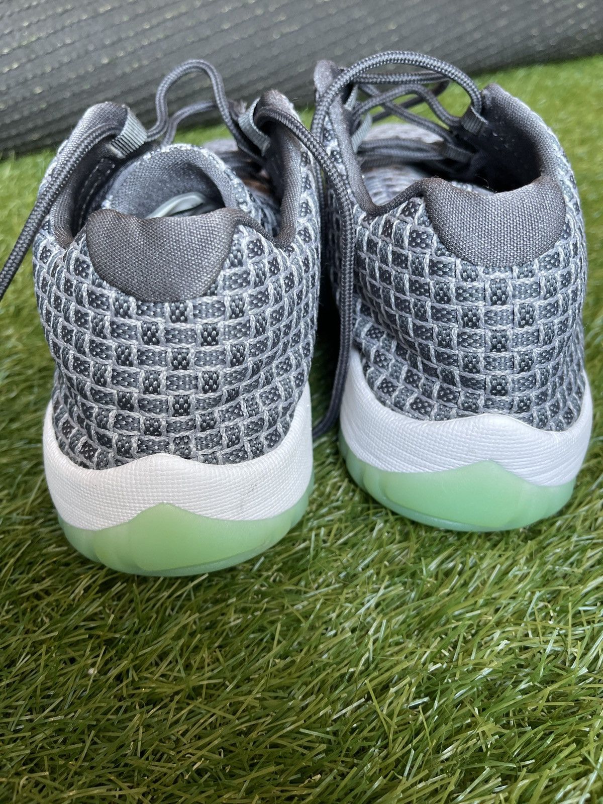 Jordan Brand Jordan Future Low Wolf Grey Emerald Rise Size 8 Size US 8 / EU 41 - 8 Thumbnail
