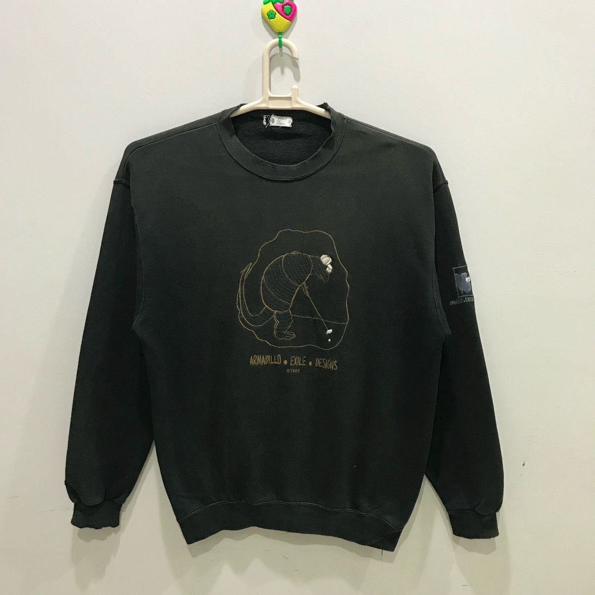 Vintage ARMADILLO EXILE DESIGNS 1989 Vintage Sweatshirt Size M Size US M / EU 48-50 / 2 - 1 Thumbnail