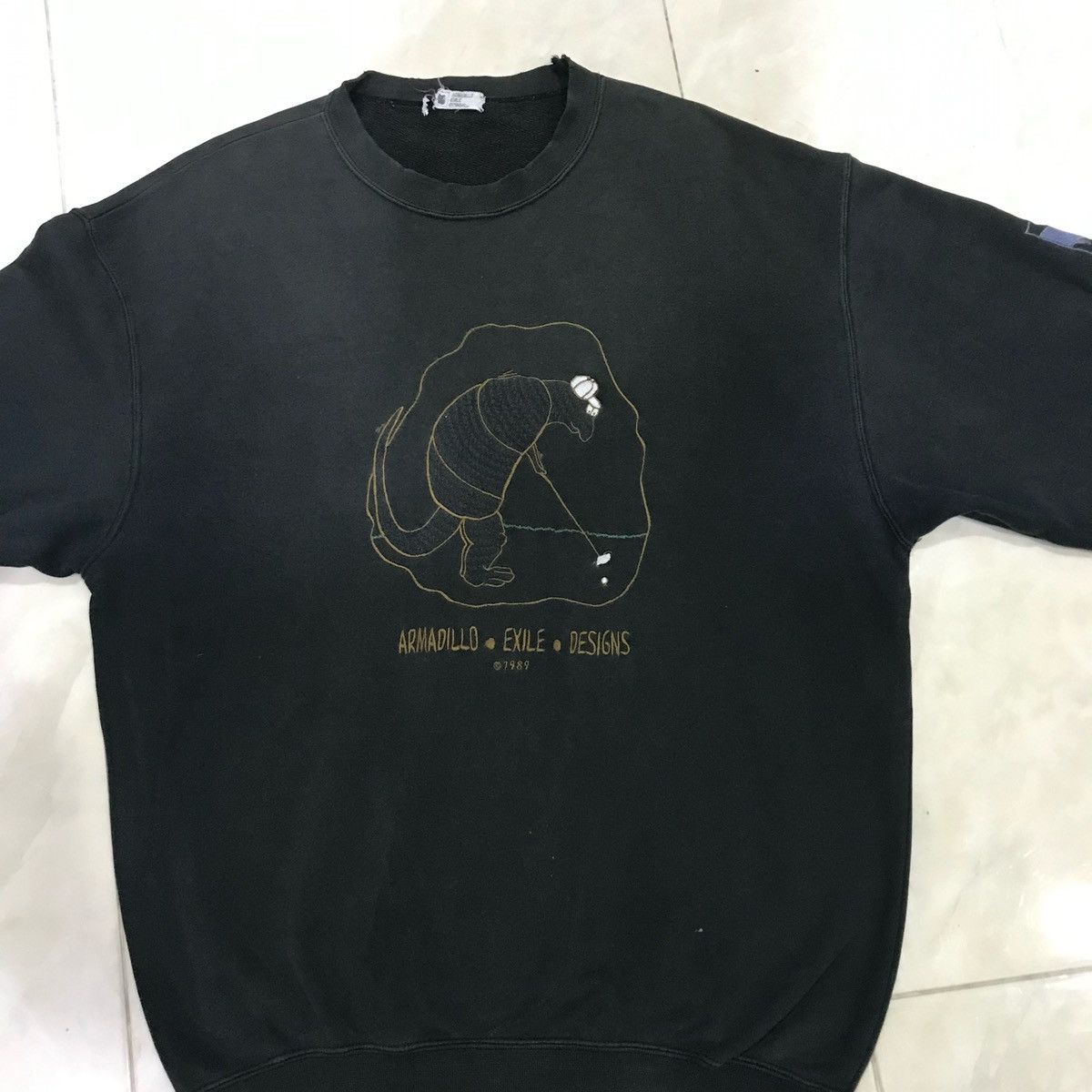 Vintage ARMADILLO EXILE DESIGNS 1989 Vintage Sweatshirt Size M Size US M / EU 48-50 / 2 - 11 Thumbnail
