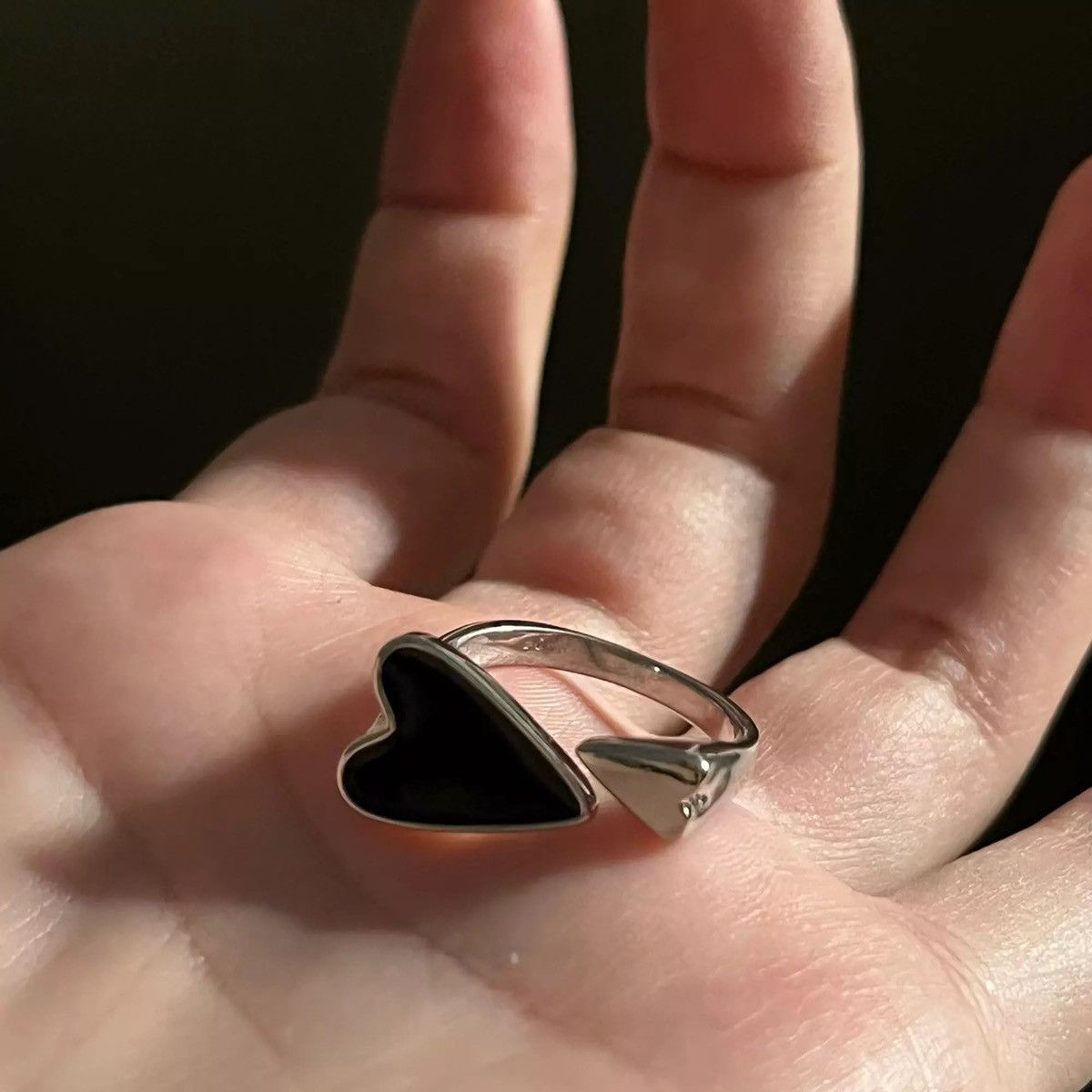 Jewelry Elegant Vintage Black Love Heart Ring Size ONE SIZE - 3 Thumbnail