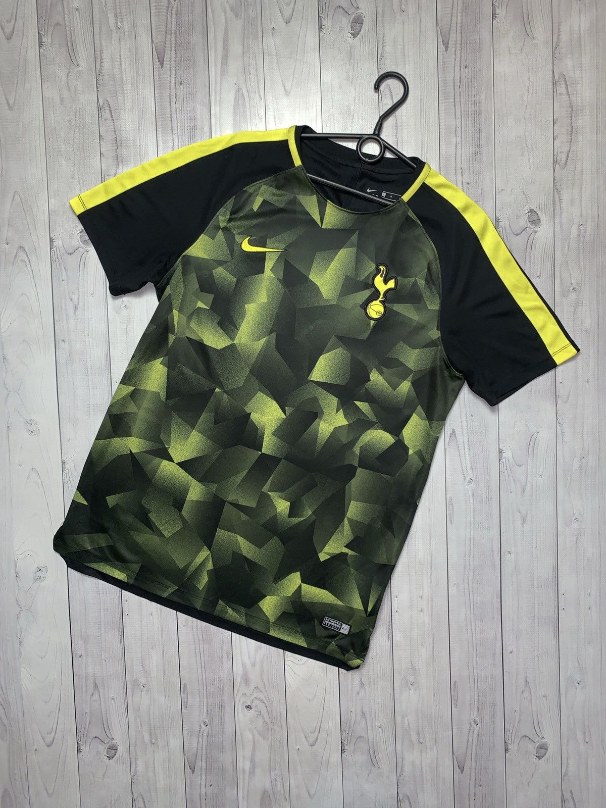 Nike × Vintage Vintage Tottenham spurs soccer jersey Nike size L Size US L / EU 52-54 / 3 - 1 Thumbnail