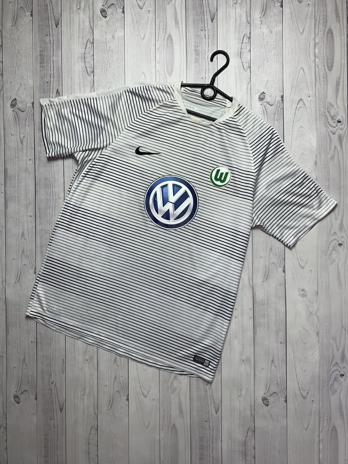 Nike × Vintage Soccer jersey Nike Wolfsburg Volkswagen size XL Size US XL / EU 56 / 4 - 1 Thumbnail