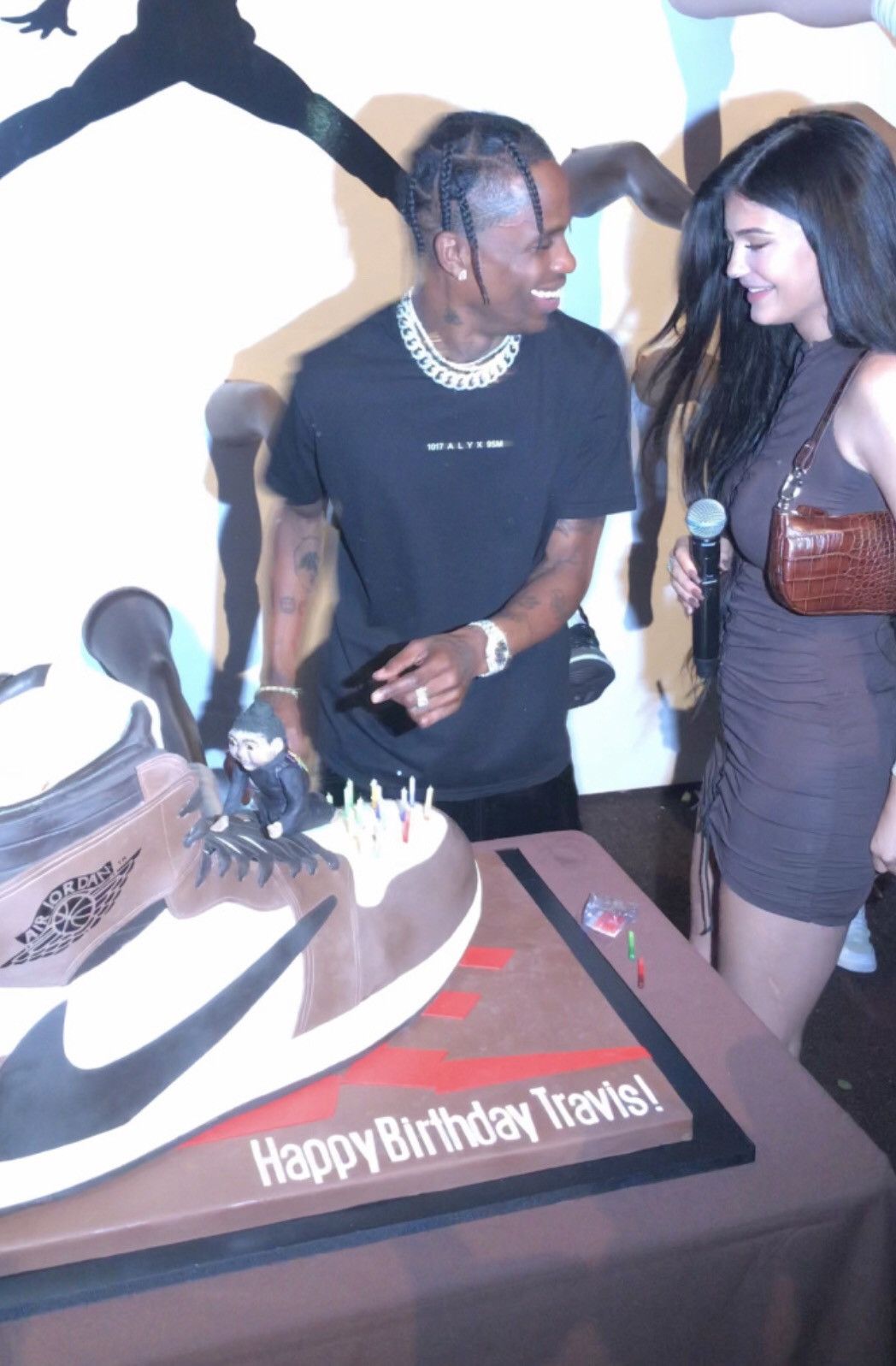 Travis Scott × Virgil Abloh Travis Scott by a thread tee Jordan Virgil F&F Merch Shirt Size US M / EU 48-50 / 2 - 2 Thumbnail