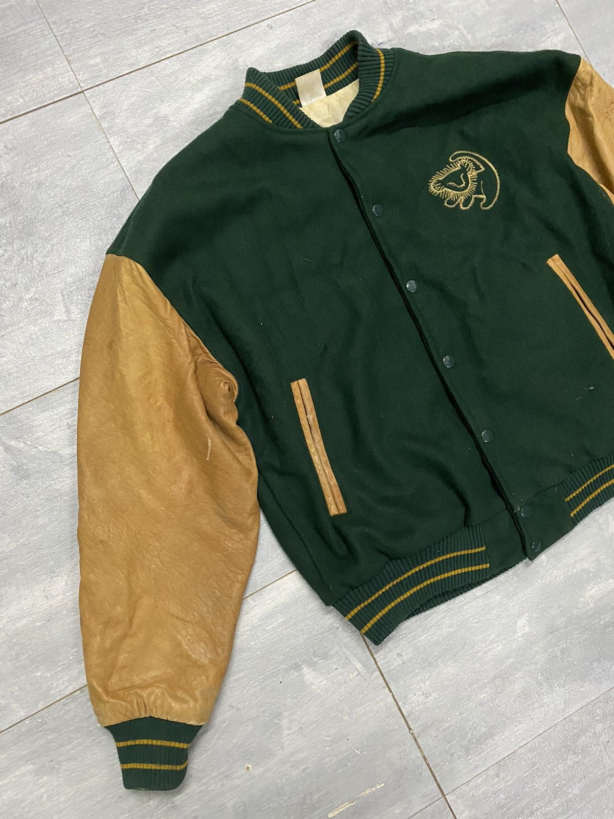 Disney 🔥Vintage🔥90’s The Lion King Disney Varsity Leather Jacket Size US M / EU 48-50 / 2 - 5 Thumbnail
