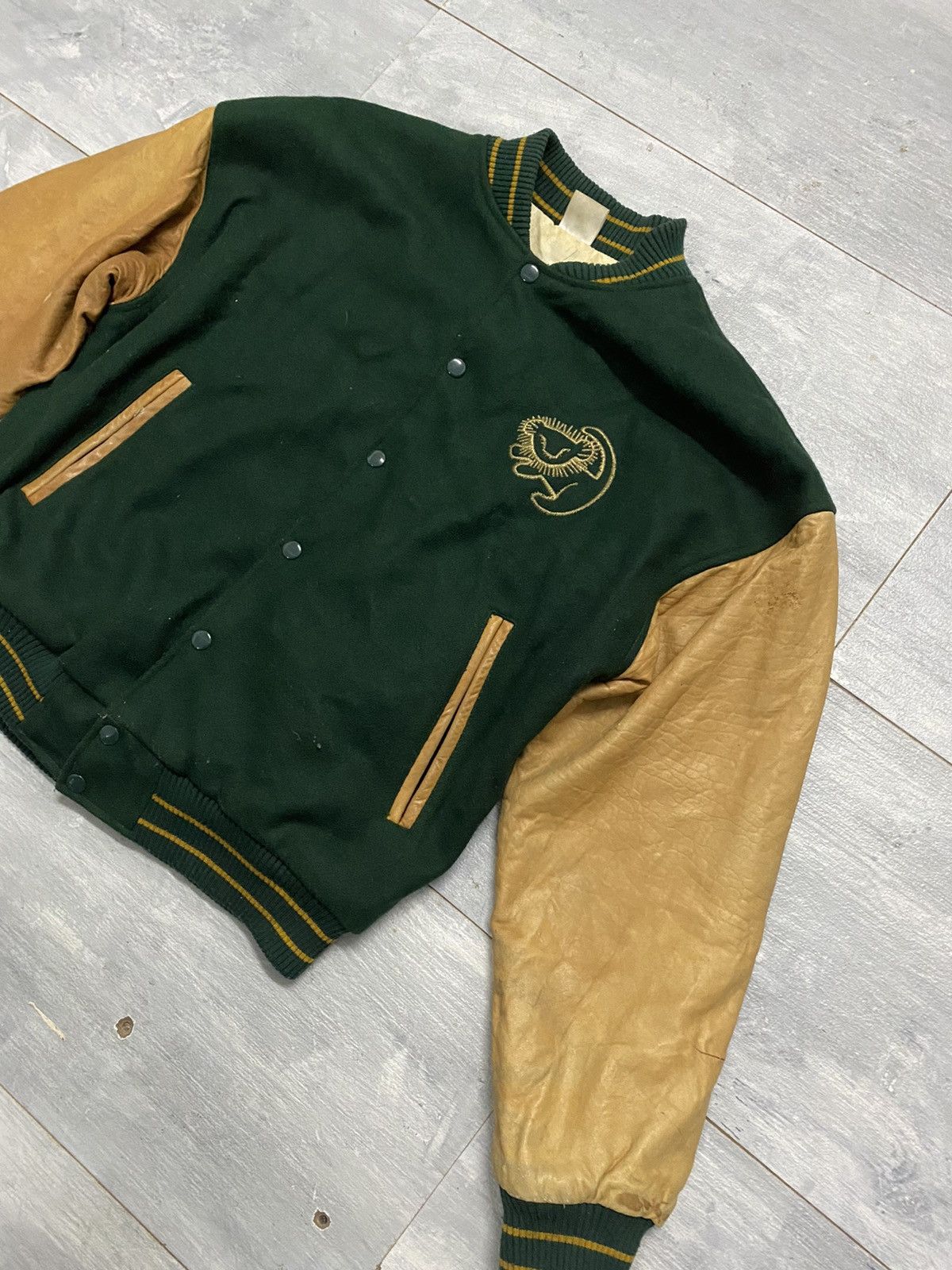 Disney 🔥Vintage🔥90’s The Lion King Disney Varsity Leather Jacket Size US M / EU 48-50 / 2 - 6 Thumbnail