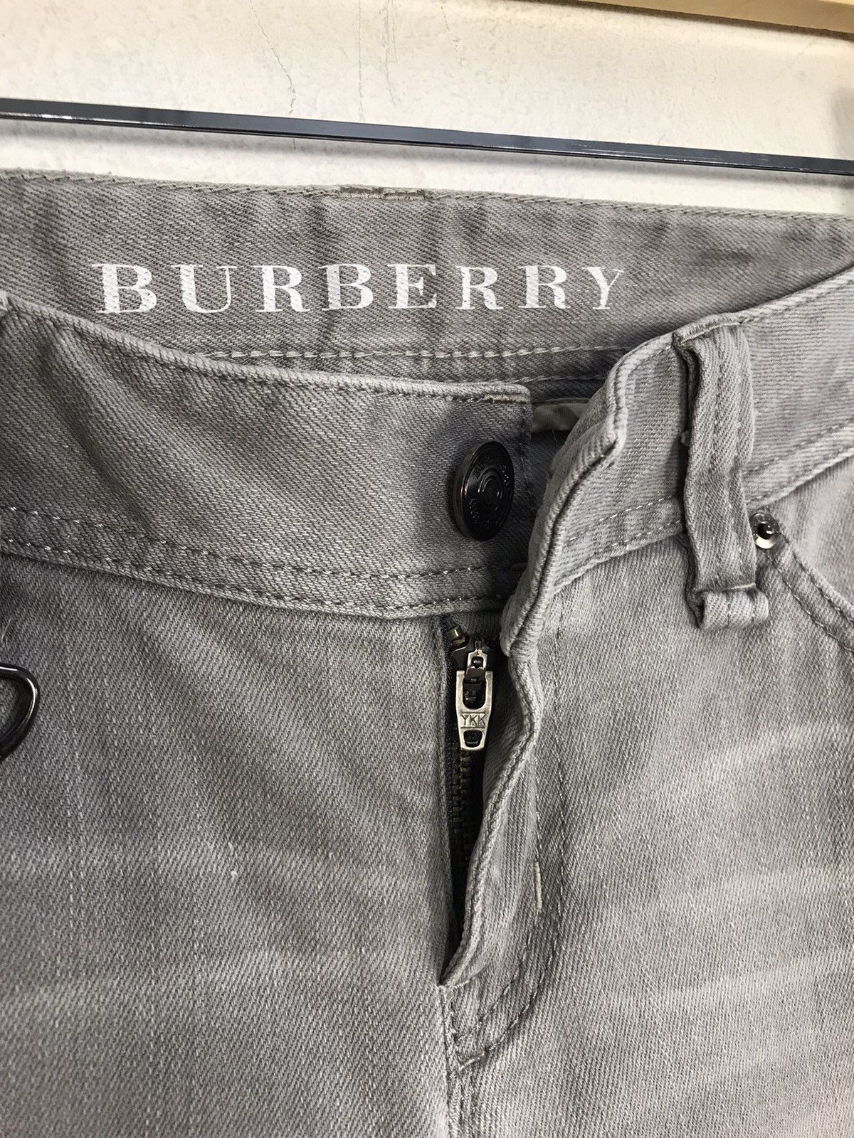 Burberry Burberry London Grey Colour Design Boocut Jeans Size 30" / US 8 / IT 44 - 8 Thumbnail