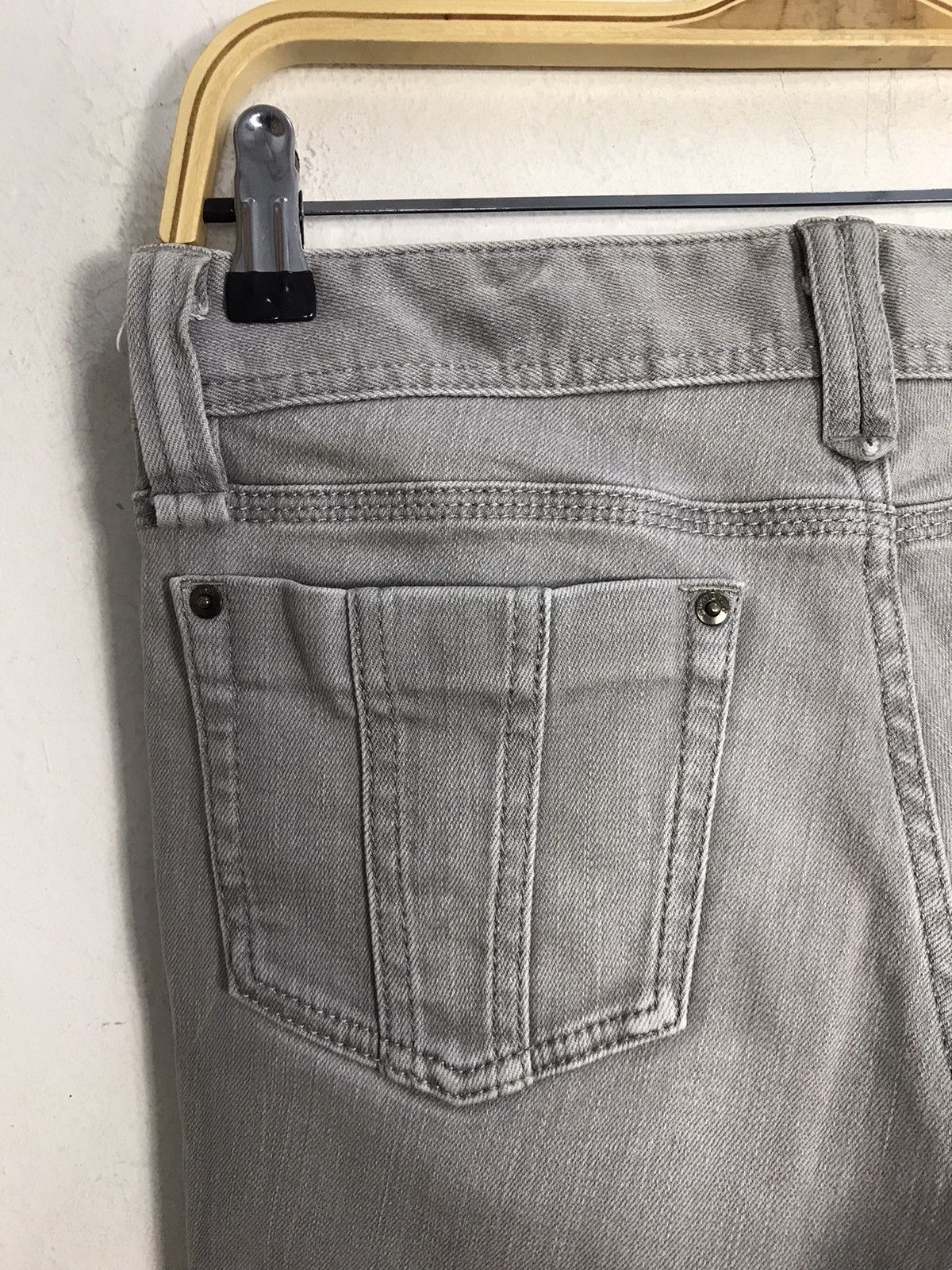 Burberry Burberry London Grey Colour Design Boocut Jeans Size 30" / US 8 / IT 44 - 11 Thumbnail