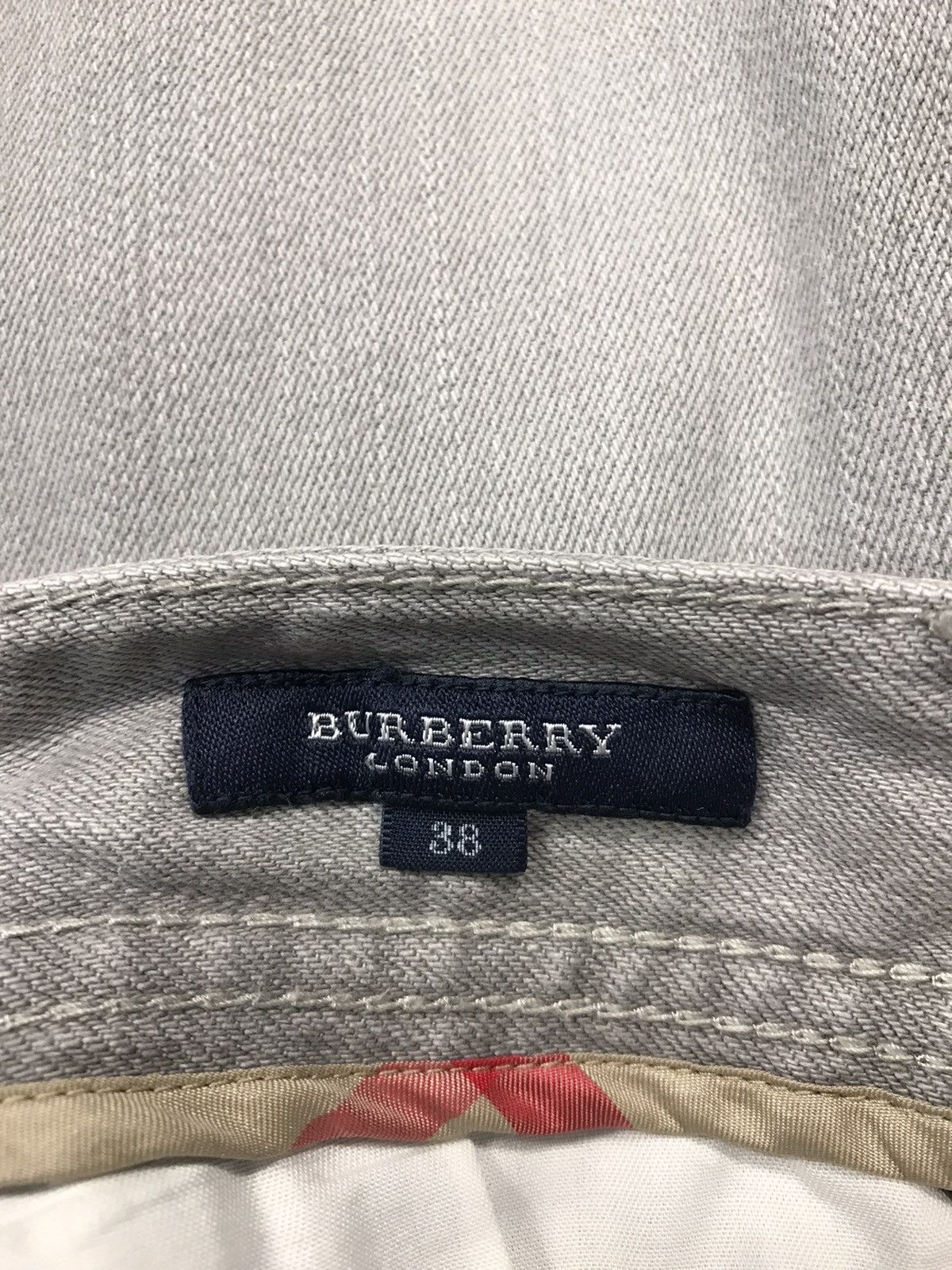 Burberry Burberry London Grey Colour Design Boocut Jeans Size 30" / US 8 / IT 44 - 14 Thumbnail