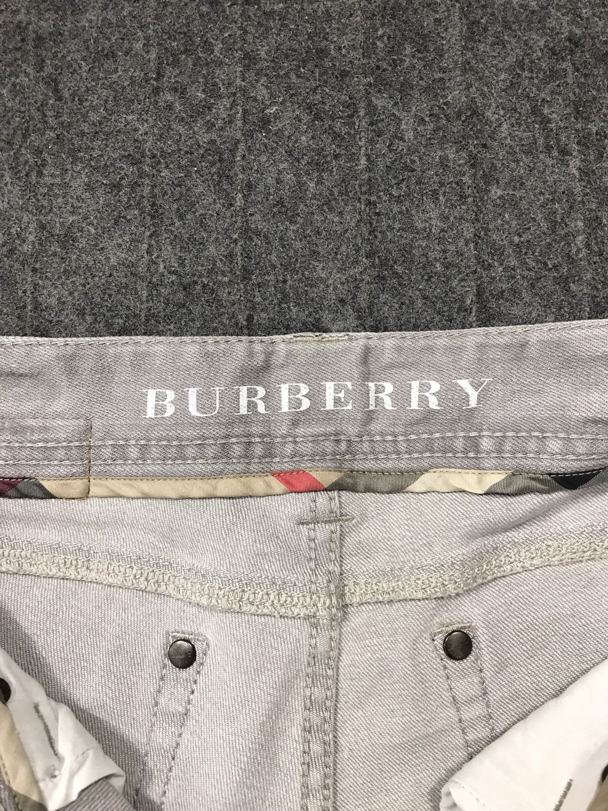 Burberry Burberry London Grey Colour Design Boocut Jeans Size 30" / US 8 / IT 44 - 13 Thumbnail