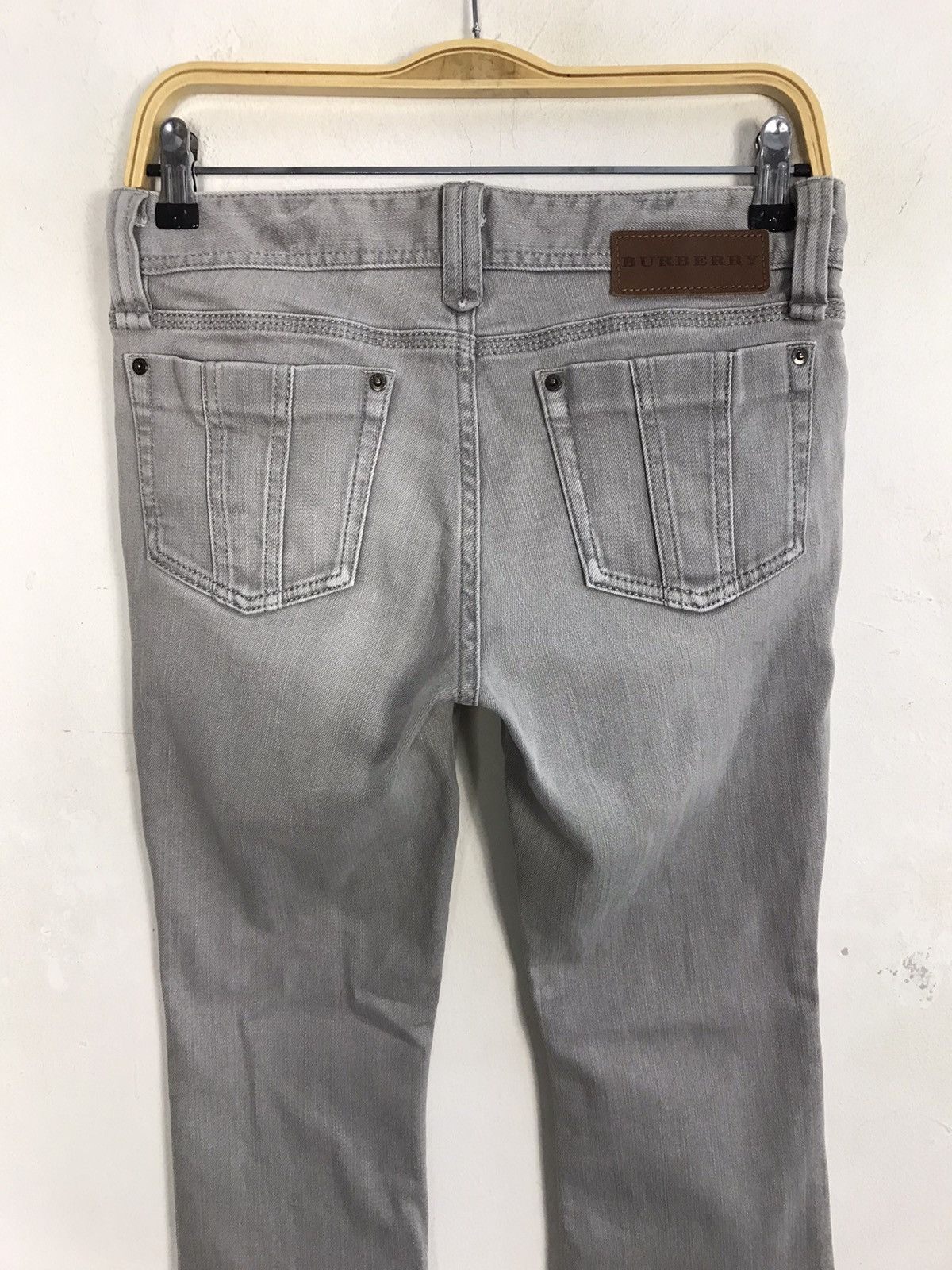 Burberry Burberry London Grey Colour Design Boocut Jeans Size 30" / US 8 / IT 44 - 9 Thumbnail