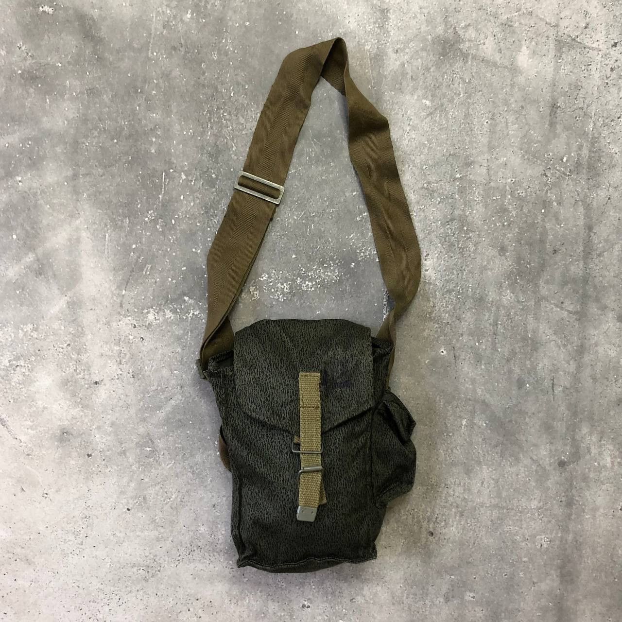 Vintage Vintage 70s 80s Military Crossbody Bag Green Size ONE SIZE - 2 Thumbnail