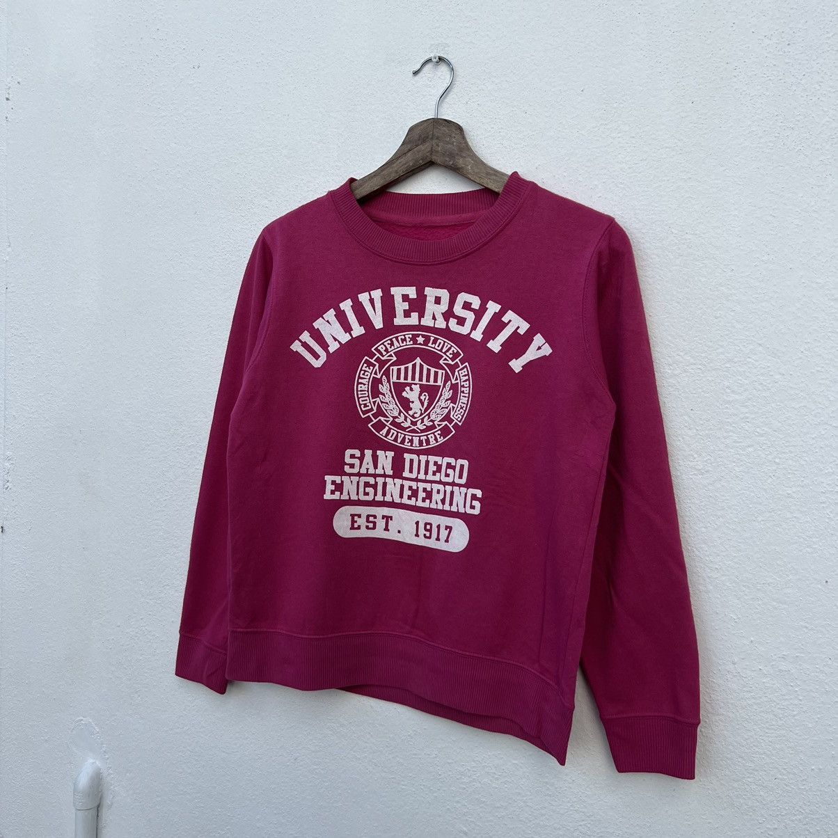 Japanese Brand UNIVERSITY SAN DIEGO ENGINEERING BIG LOGO SWEATSHIRT Size US S / EU 44-46 / 1 - 2 Thumbnail