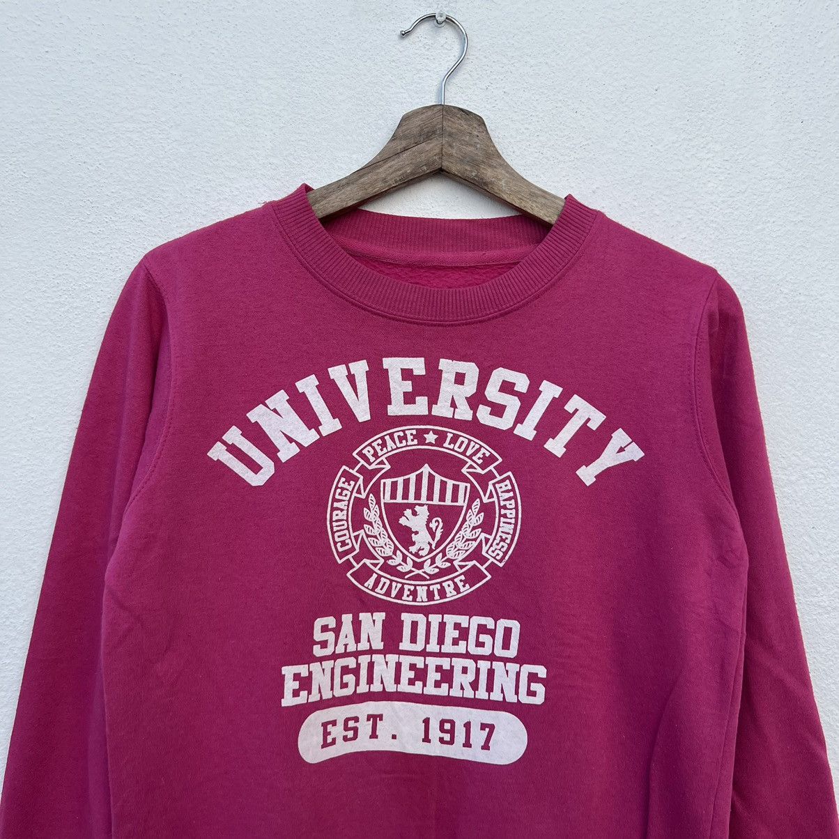 Japanese Brand UNIVERSITY SAN DIEGO ENGINEERING BIG LOGO SWEATSHIRT Size US S / EU 44-46 / 1 - 3 Thumbnail