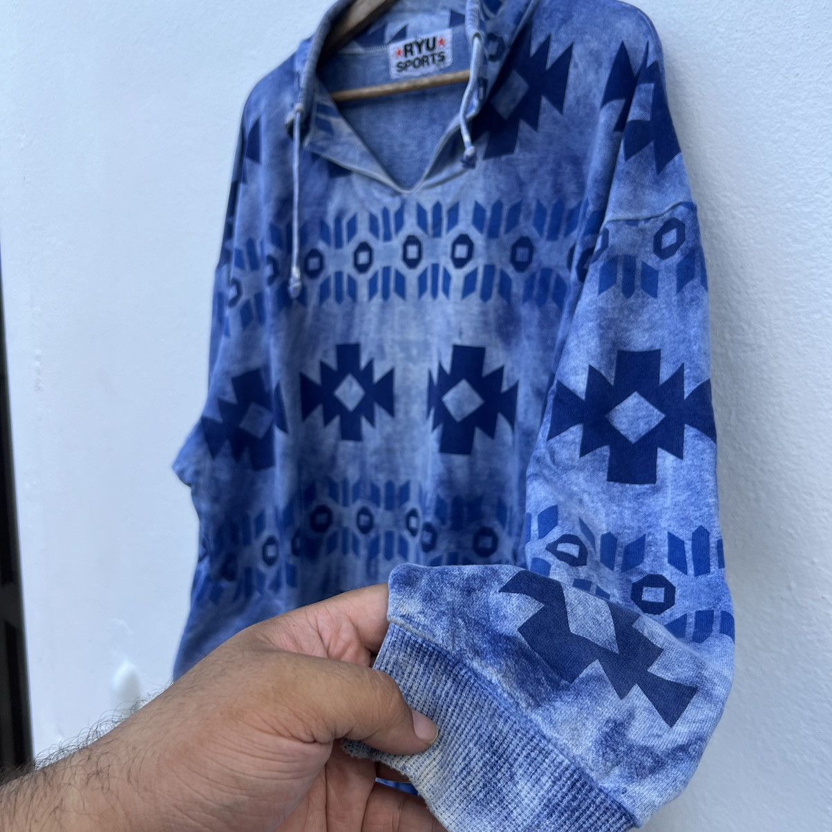 Japanese Brand VINTAGE RYU SPORTS SWEATSHIRT NAVAJO DESIGN FULL PRINT Size US L / EU 52-54 / 3 - 7 Thumbnail