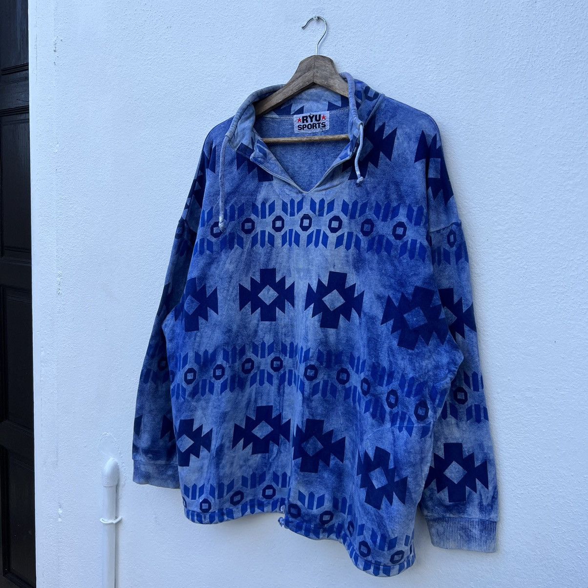 Japanese Brand VINTAGE RYU SPORTS SWEATSHIRT NAVAJO DESIGN FULL PRINT Size US L / EU 52-54 / 3 - 2 Thumbnail