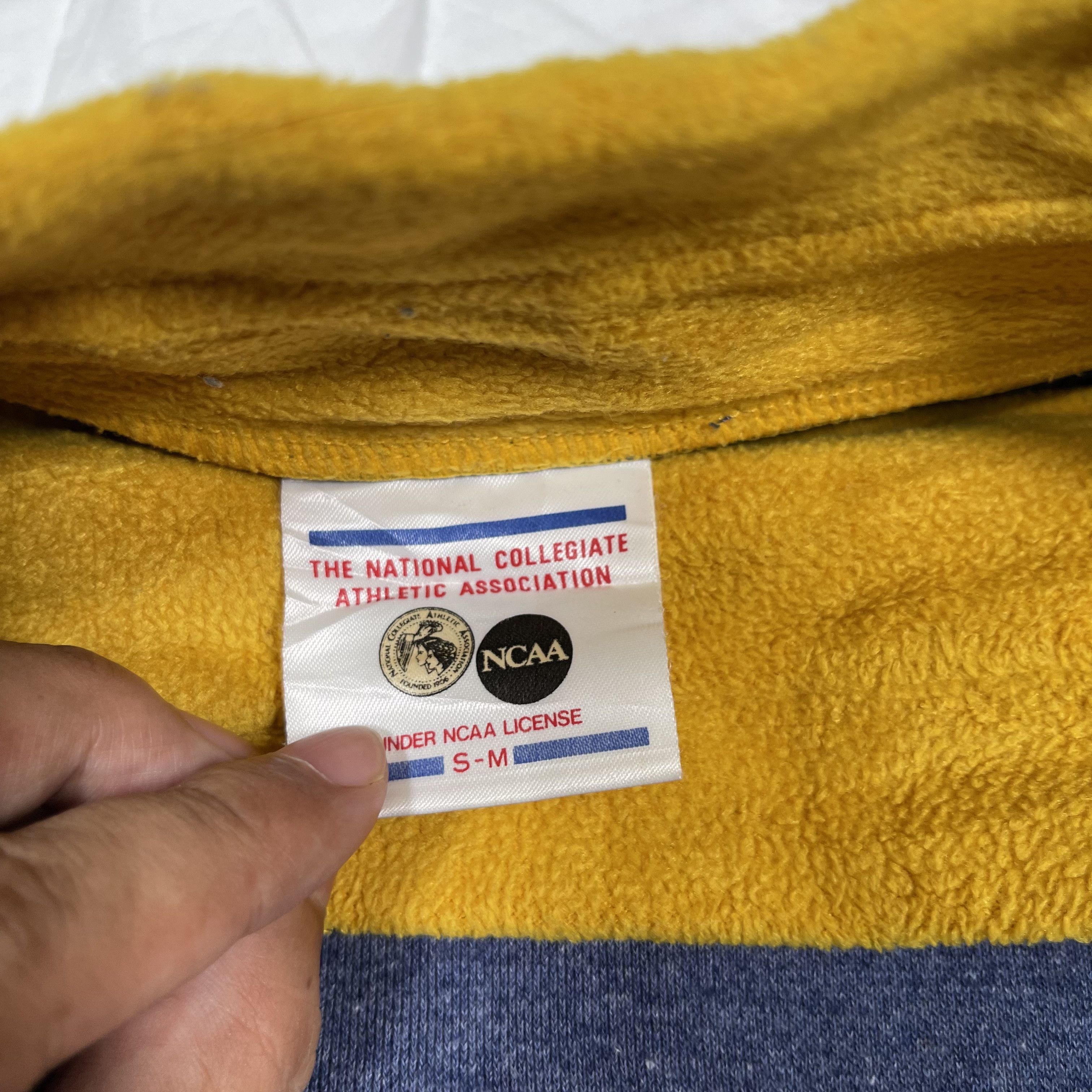 Vintage Vintage 90s Michigan Wolverines NCAA University Sweashirt Size US M / EU 48-50 / 2 - 5 Thumbnail