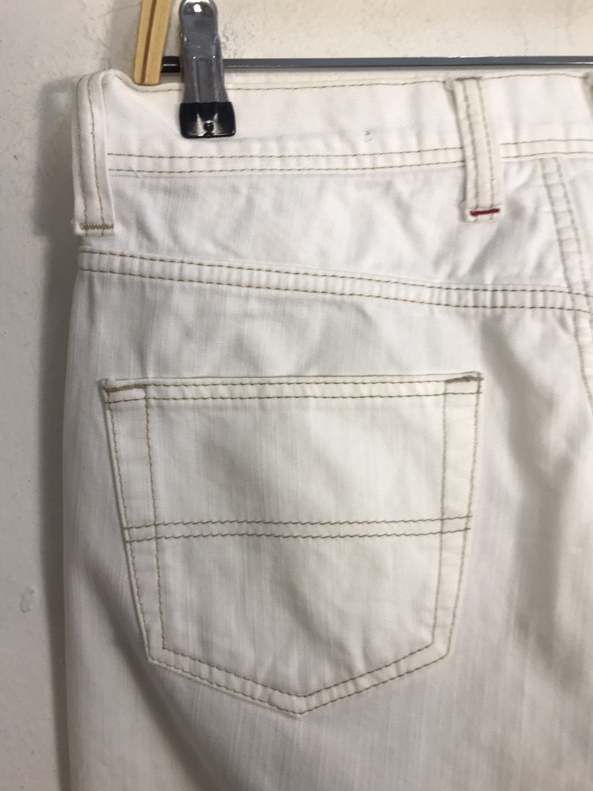 Tommy Hilfiger × Vintage Vintage Tommy Hilfiger Jeans White Colour Design Size US 31 - 12 Thumbnail