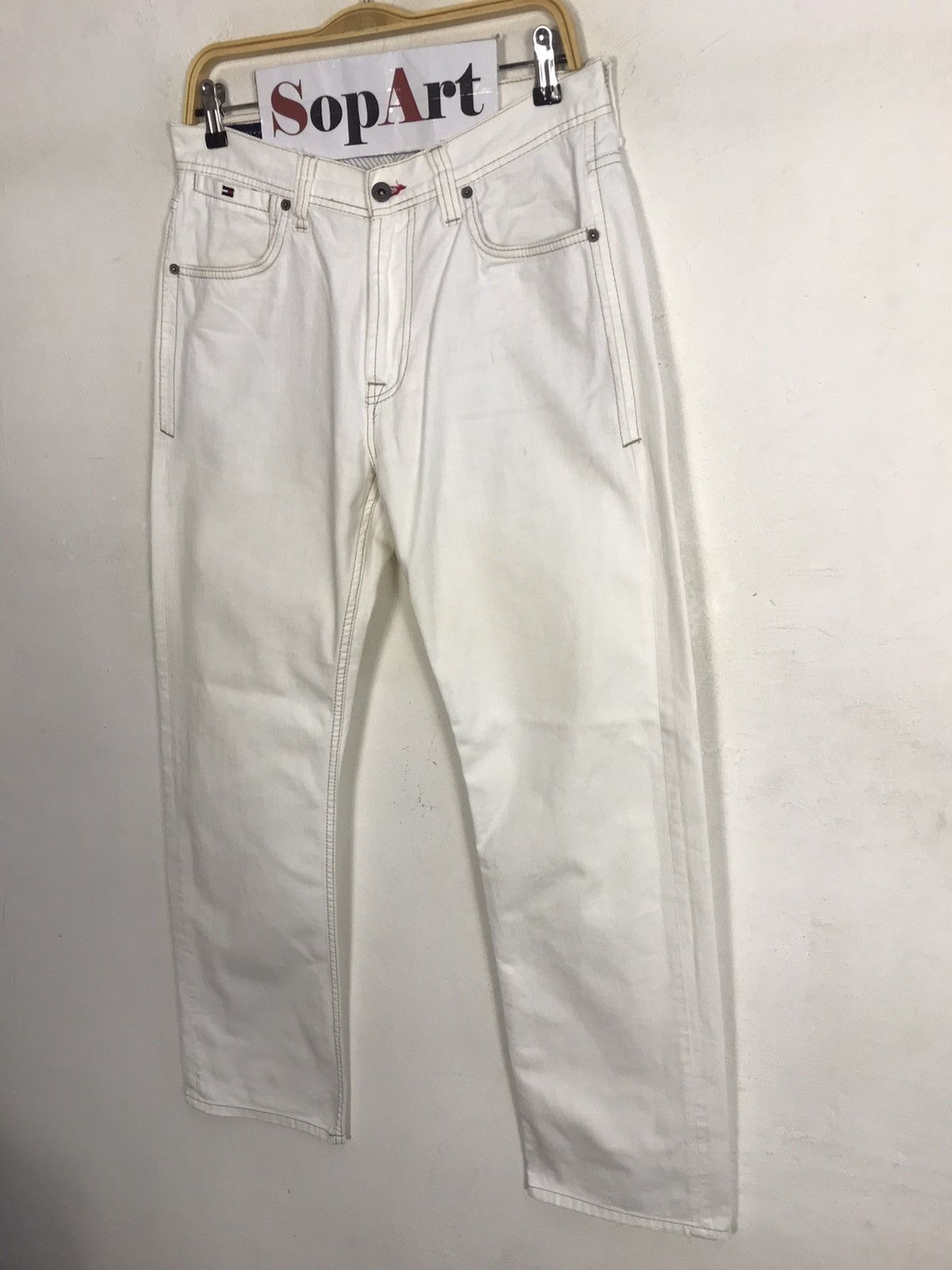 Tommy Hilfiger × Vintage Vintage Tommy Hilfiger Jeans White Colour Design Size US 31 - 4 Thumbnail