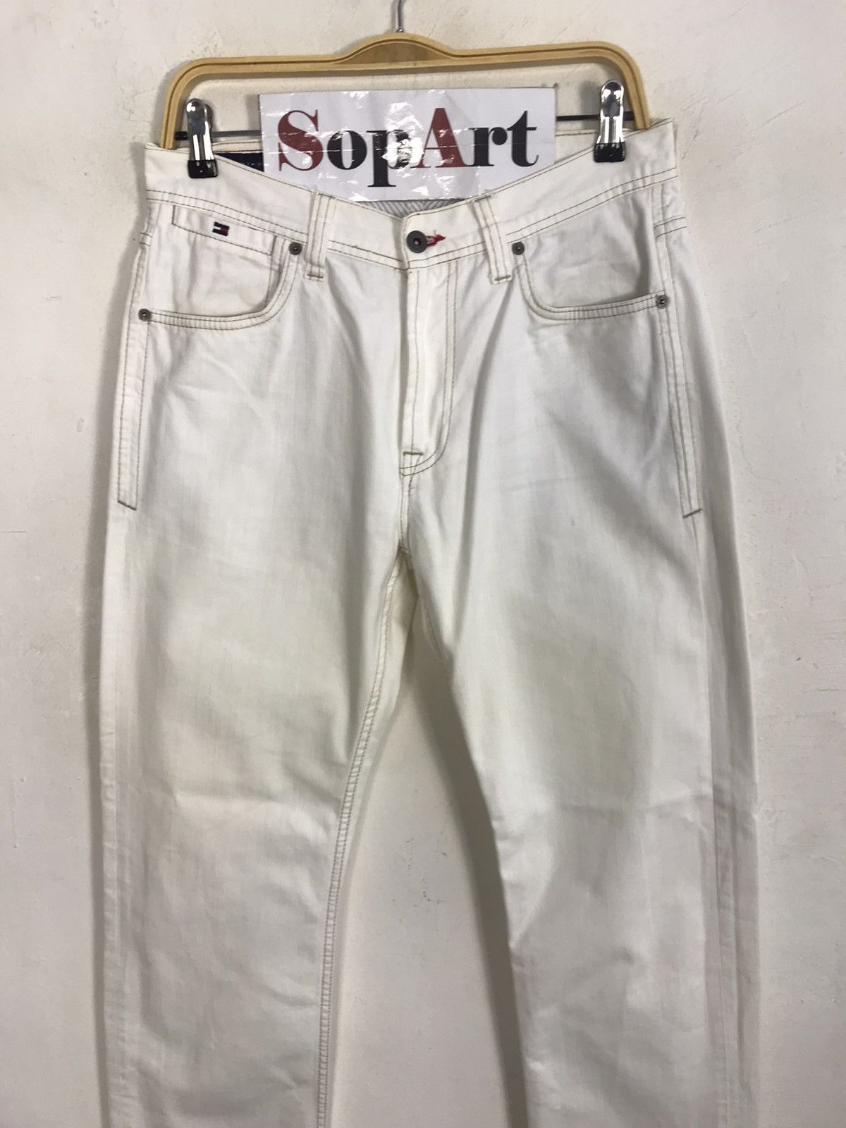Tommy Hilfiger × Vintage Vintage Tommy Hilfiger Jeans White Colour Design Size US 31 - 3 Thumbnail