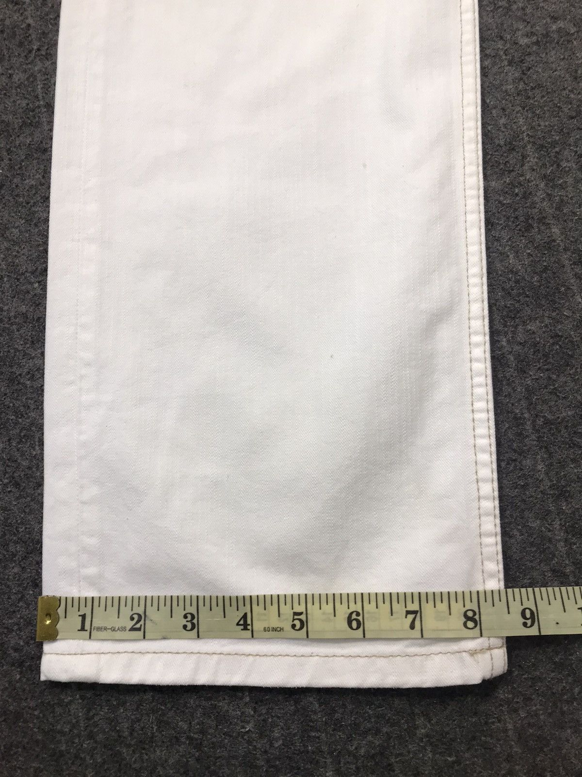 Tommy Hilfiger × Vintage Vintage Tommy Hilfiger Jeans White Colour Design Size US 31 - 25 Thumbnail