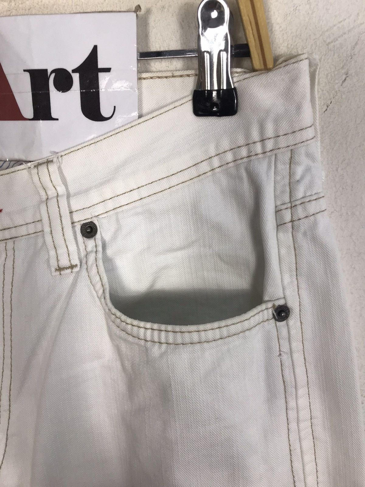 Tommy Hilfiger × Vintage Vintage Tommy Hilfiger Jeans White Colour Design Size US 31 - 5 Thumbnail