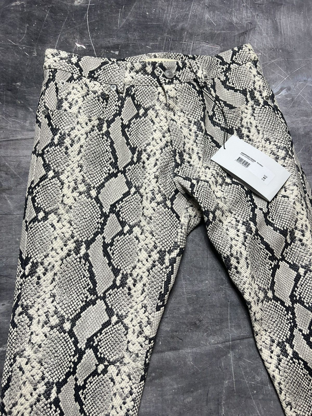 1017 ALYX 9SM 1017 ALYX 9SM Leather Python Pants FW19 RARE GRAIL Size US 30 / EU 46 - 4 Thumbnail