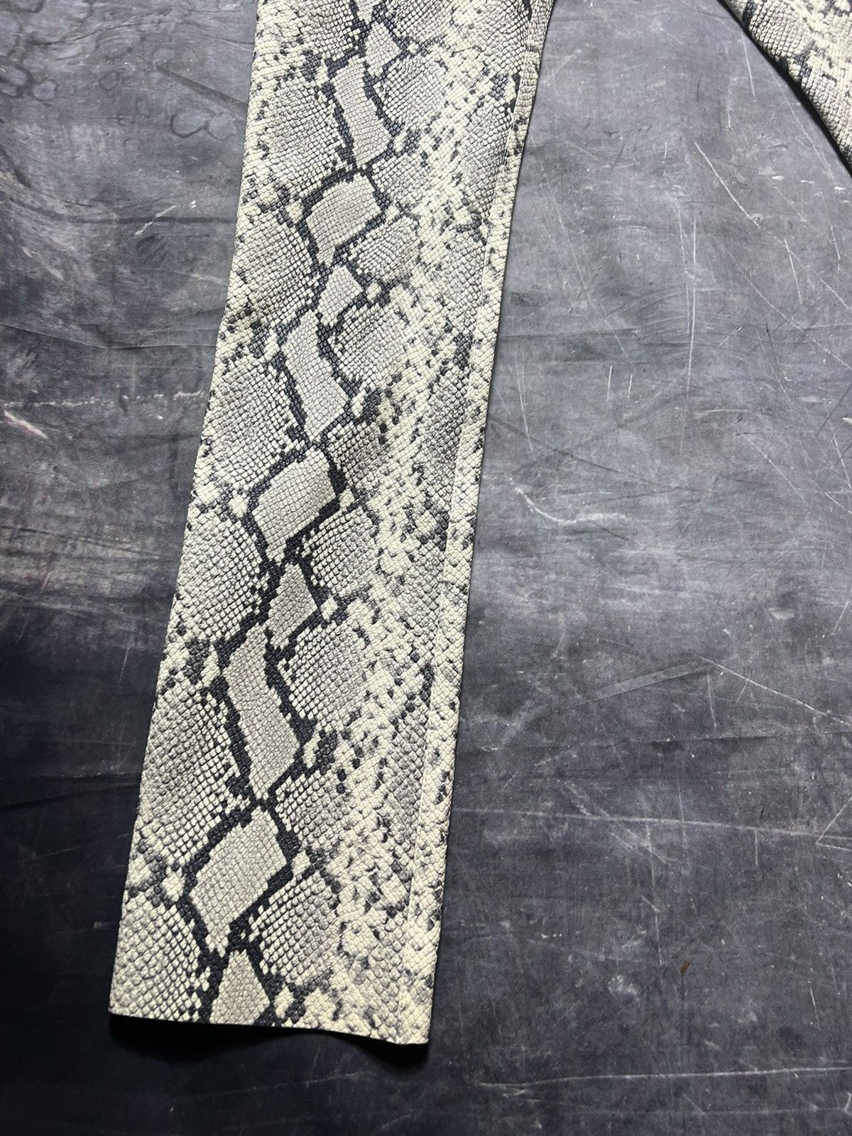 1017 ALYX 9SM 1017 ALYX 9SM Leather Python Pants FW19 RARE GRAIL Size US 30 / EU 46 - 6 Thumbnail