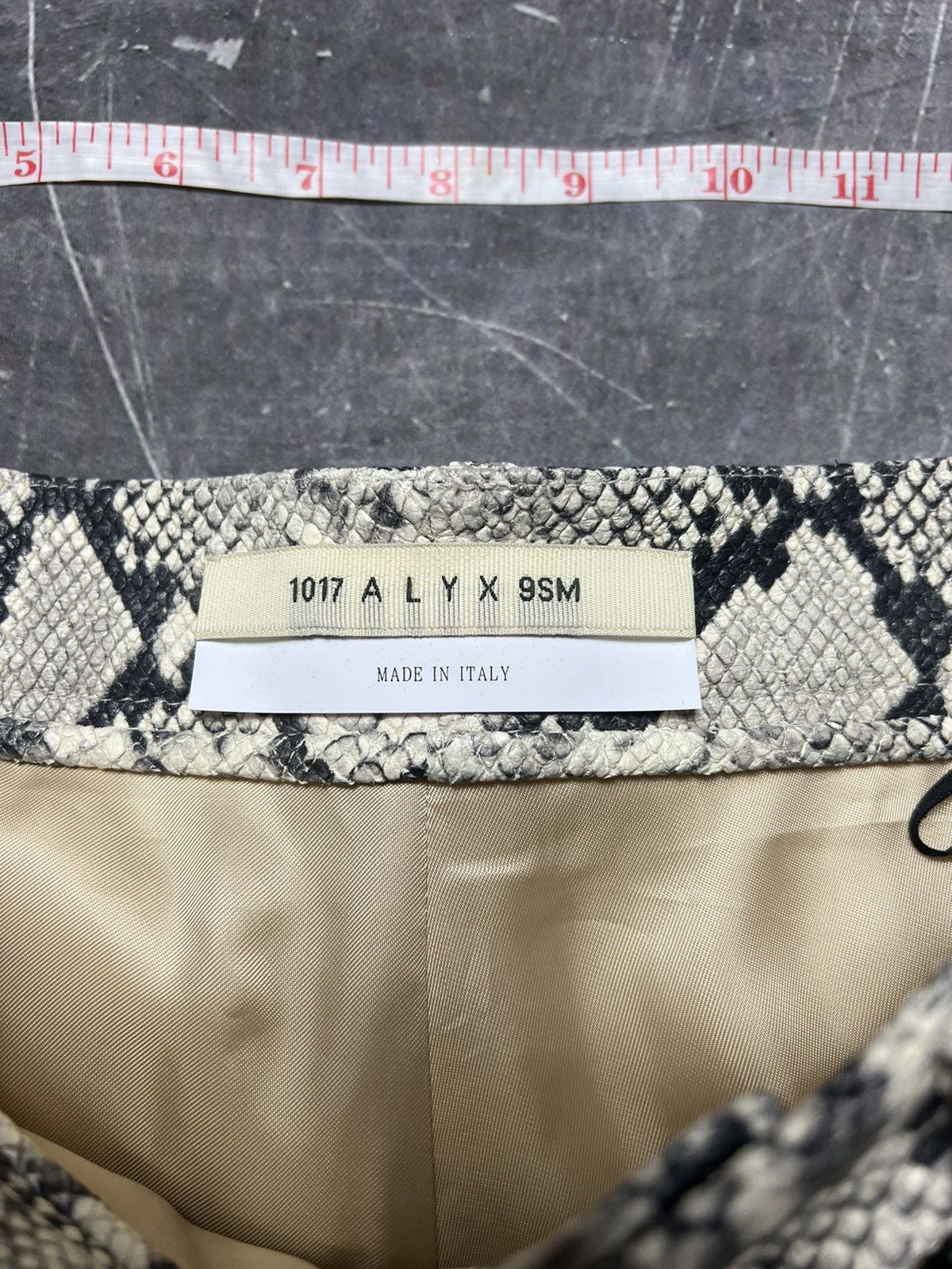 1017 ALYX 9SM 1017 ALYX 9SM Leather Python Pants FW19 RARE GRAIL Size US 30 / EU 46 - 16 Thumbnail