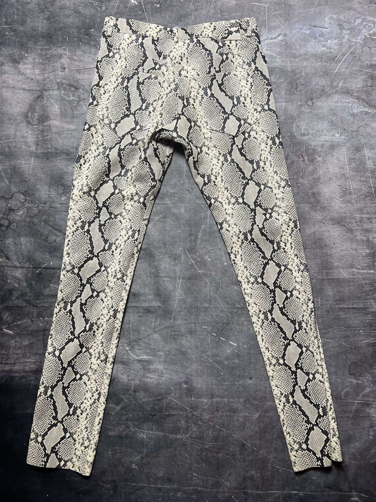 1017 ALYX 9SM 1017 ALYX 9SM Leather Python Pants FW19 RARE GRAIL Size US 30 / EU 46 - 3 Thumbnail